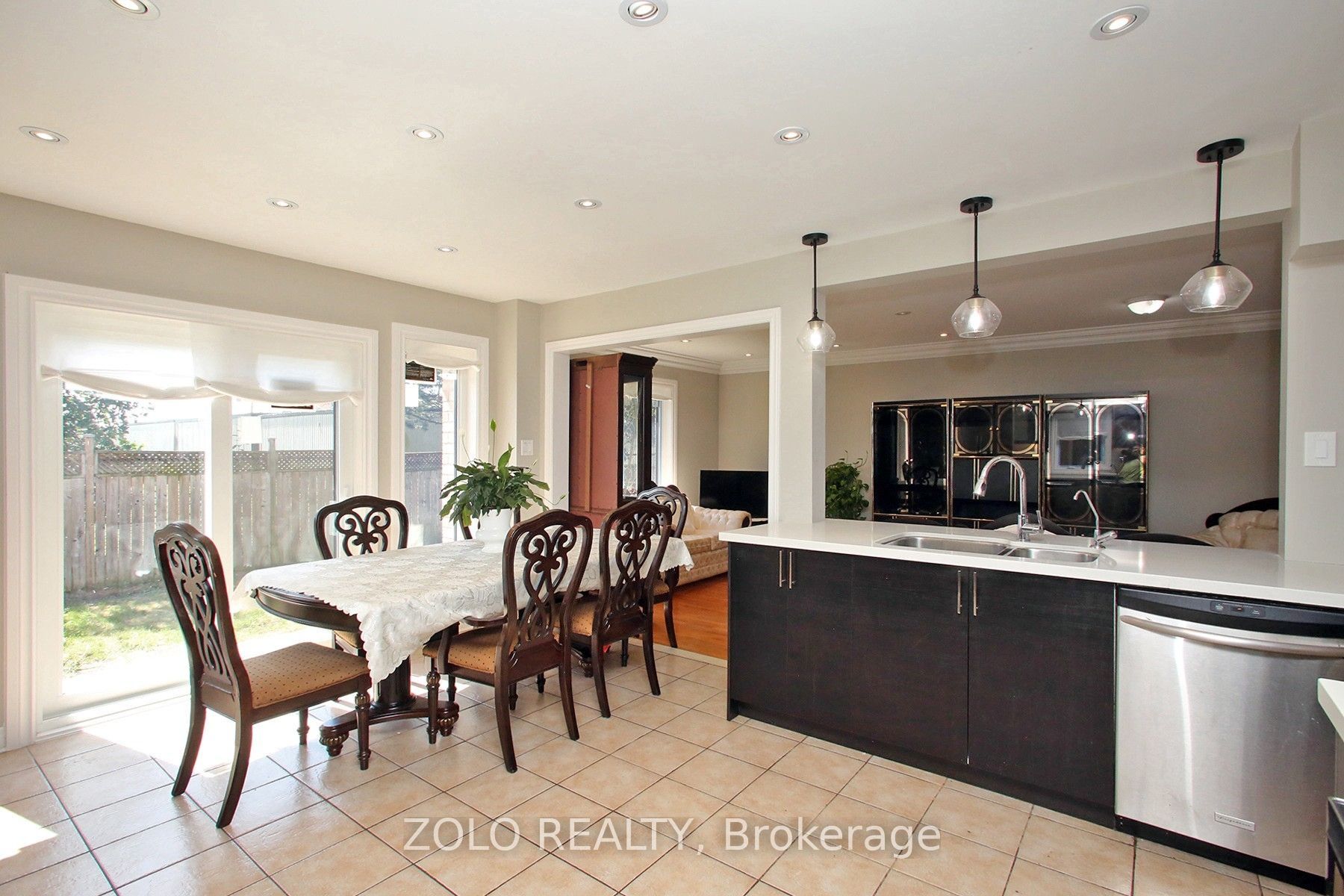 37 S Sewells Lane S Property Photo 6