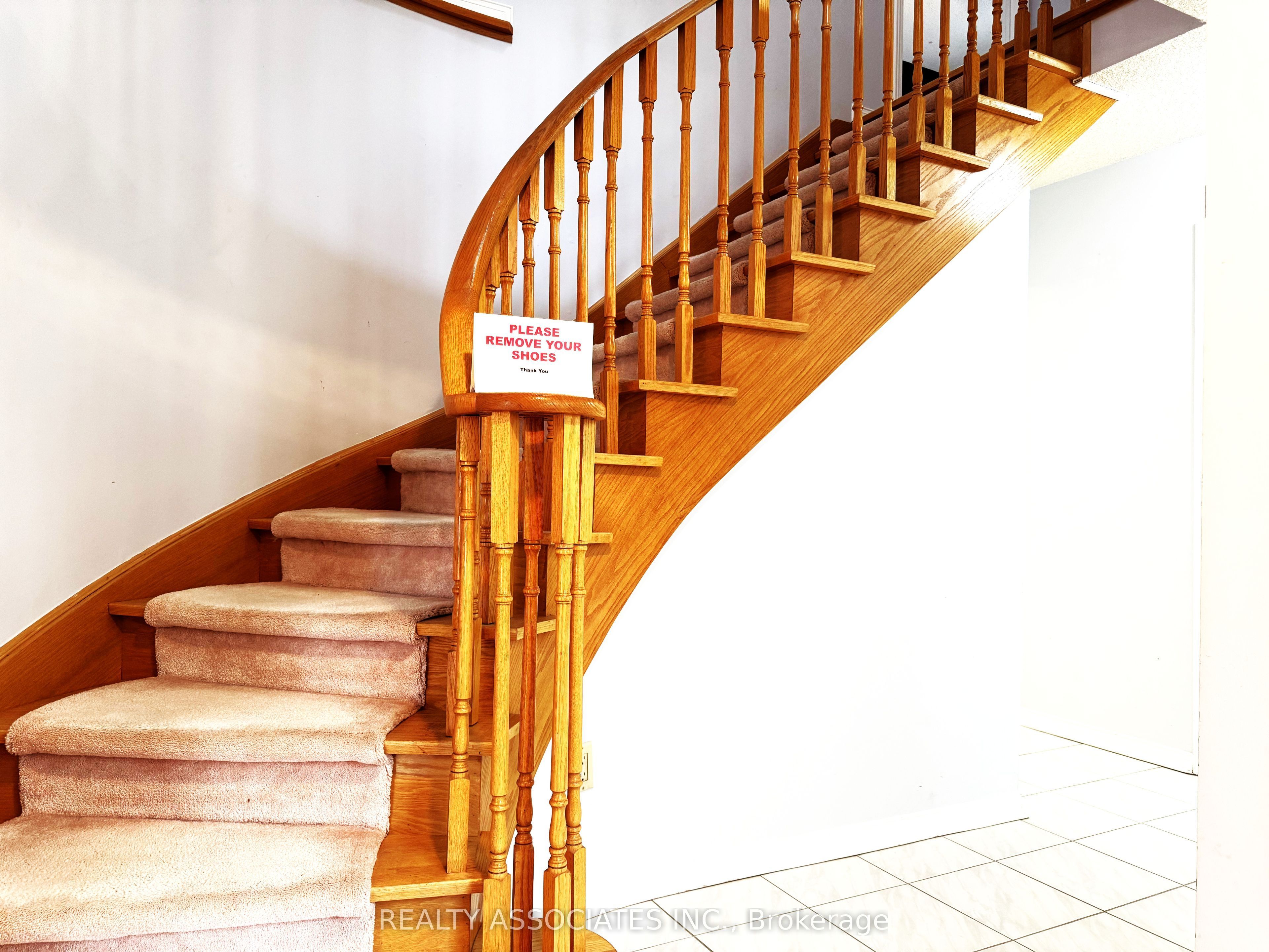 5577 Haddon Hall Road Property Photo 3