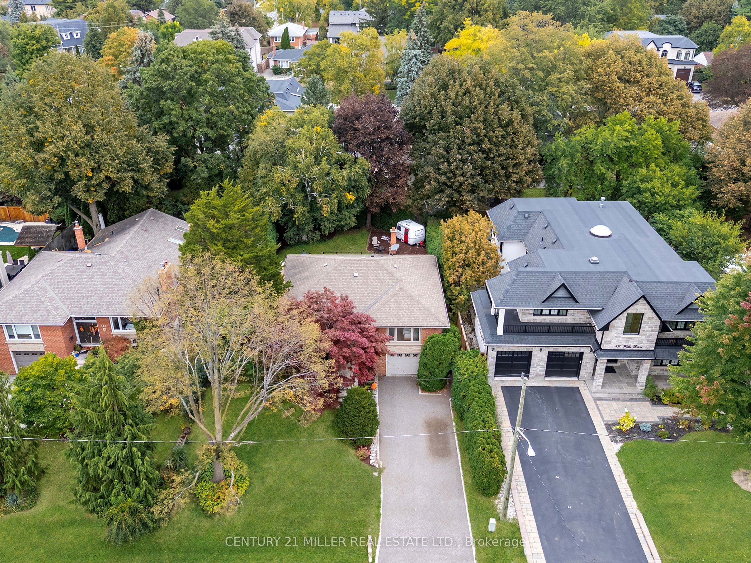 475 Willis Drive Property Photo 3