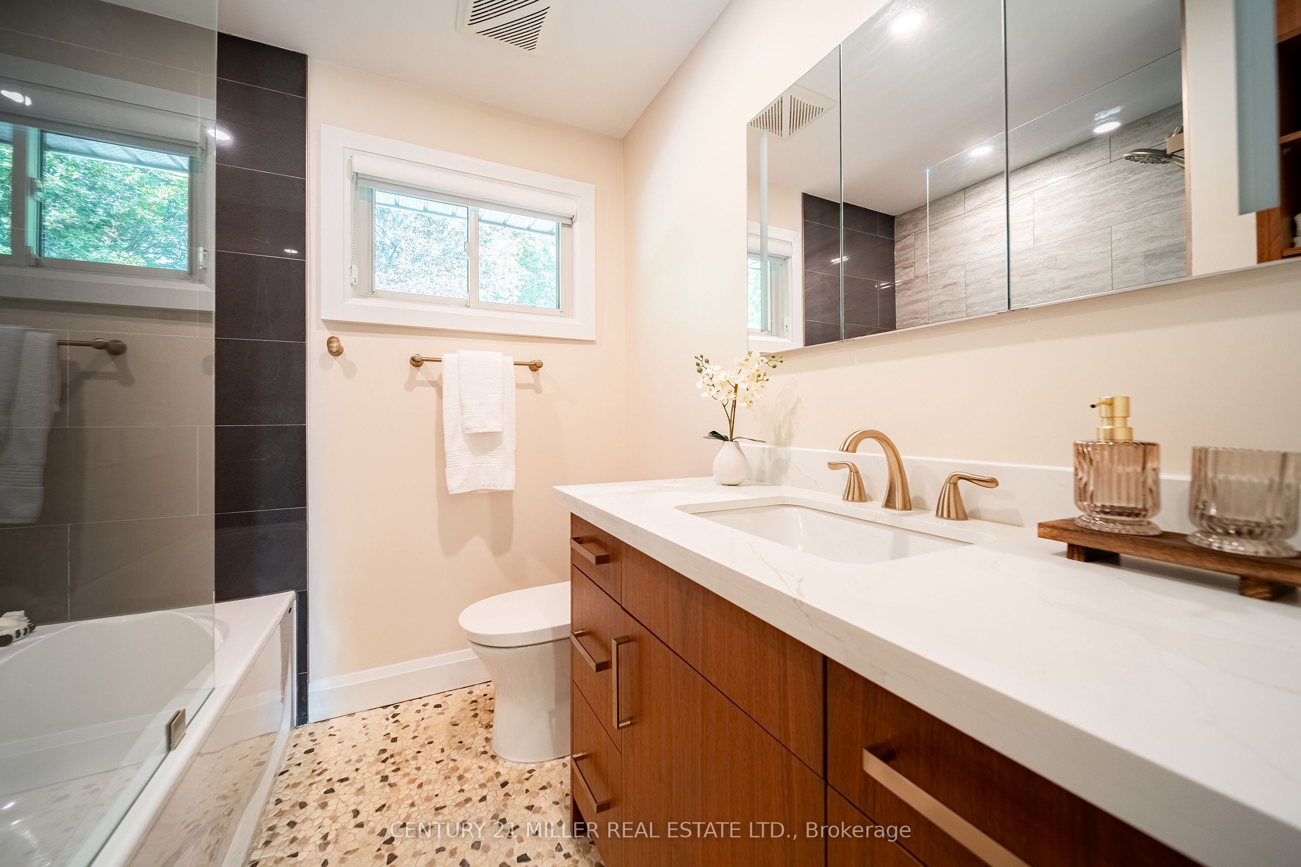 475 Willis Drive Property Photo 19