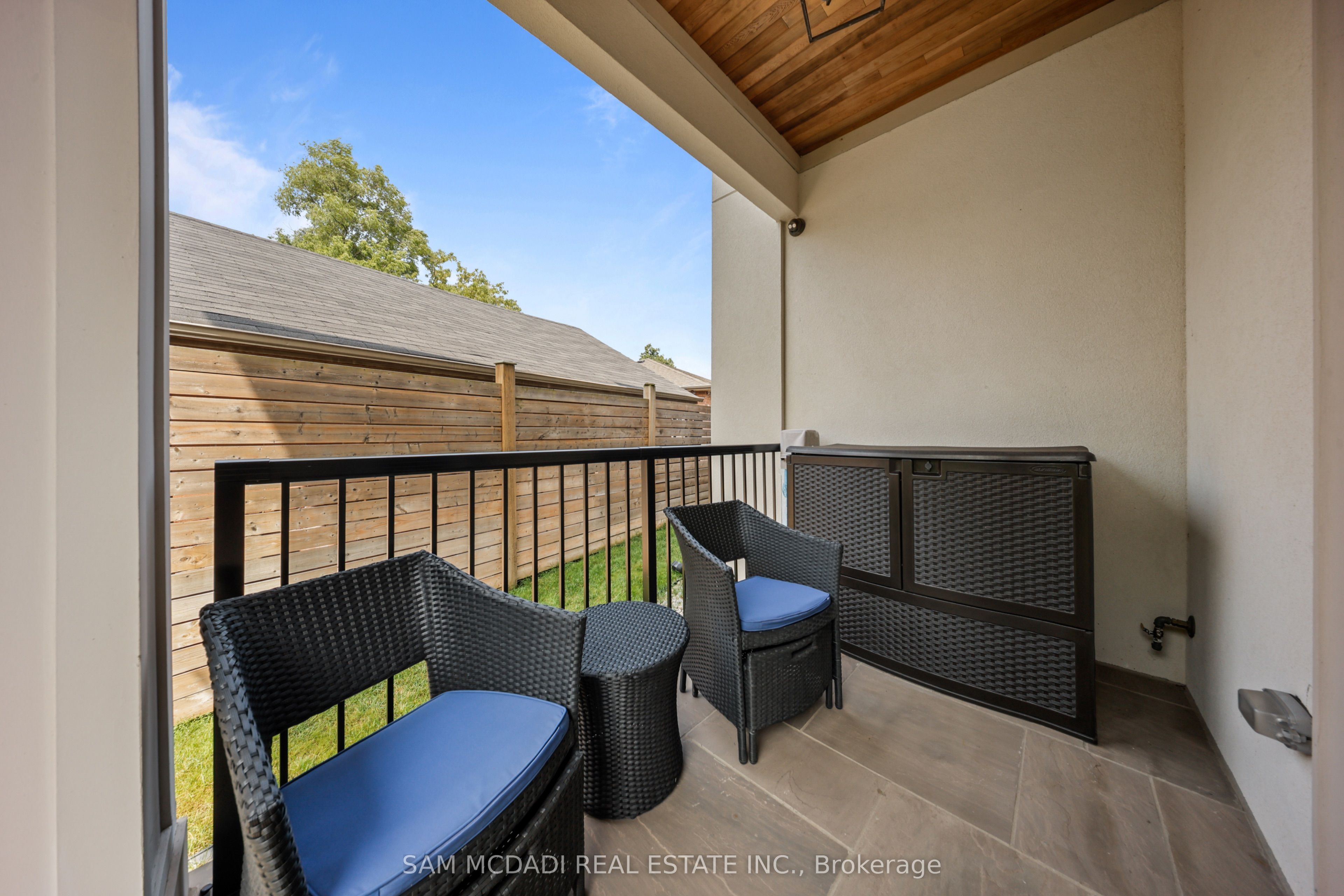 390 Sandhurst Drive Property Photo 12