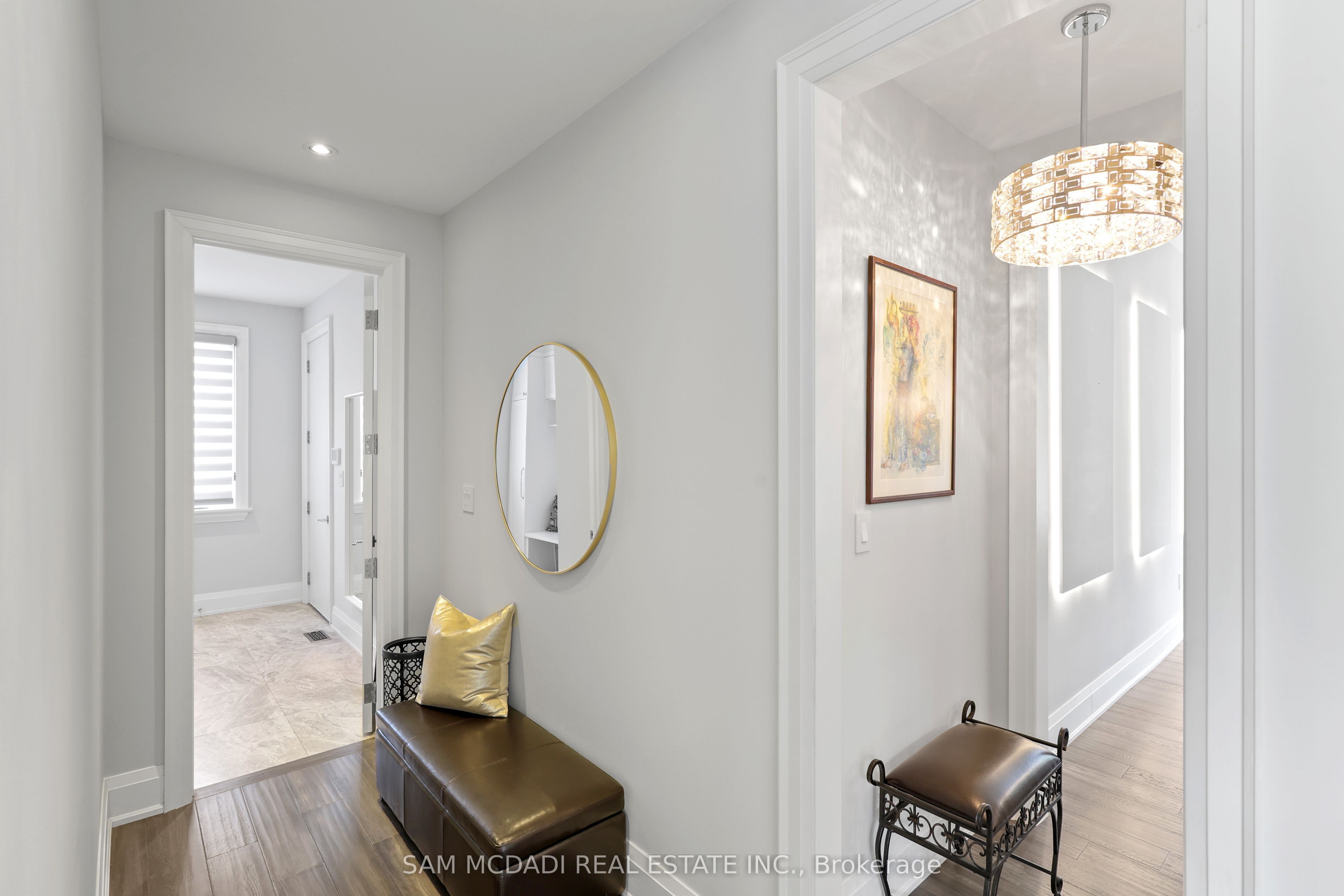 390 Sandhurst Drive Property Photo 16