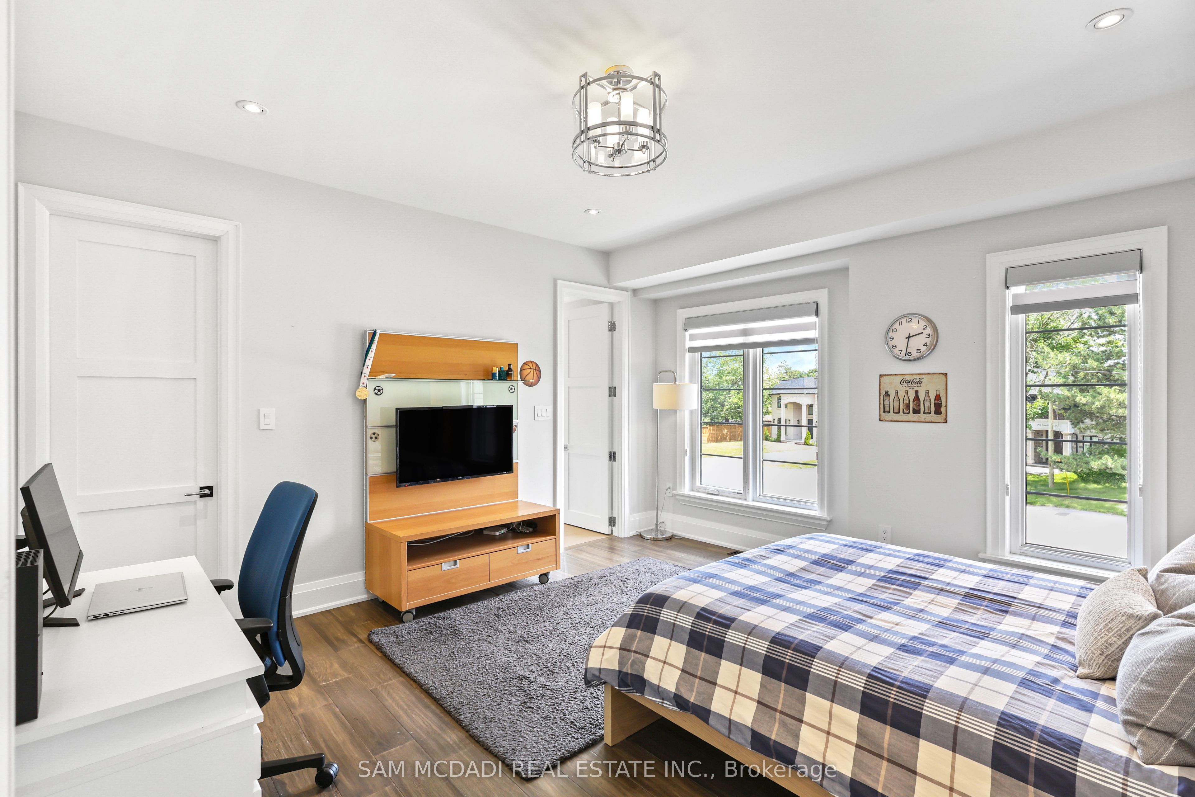 390 Sandhurst Drive Property Photo 36