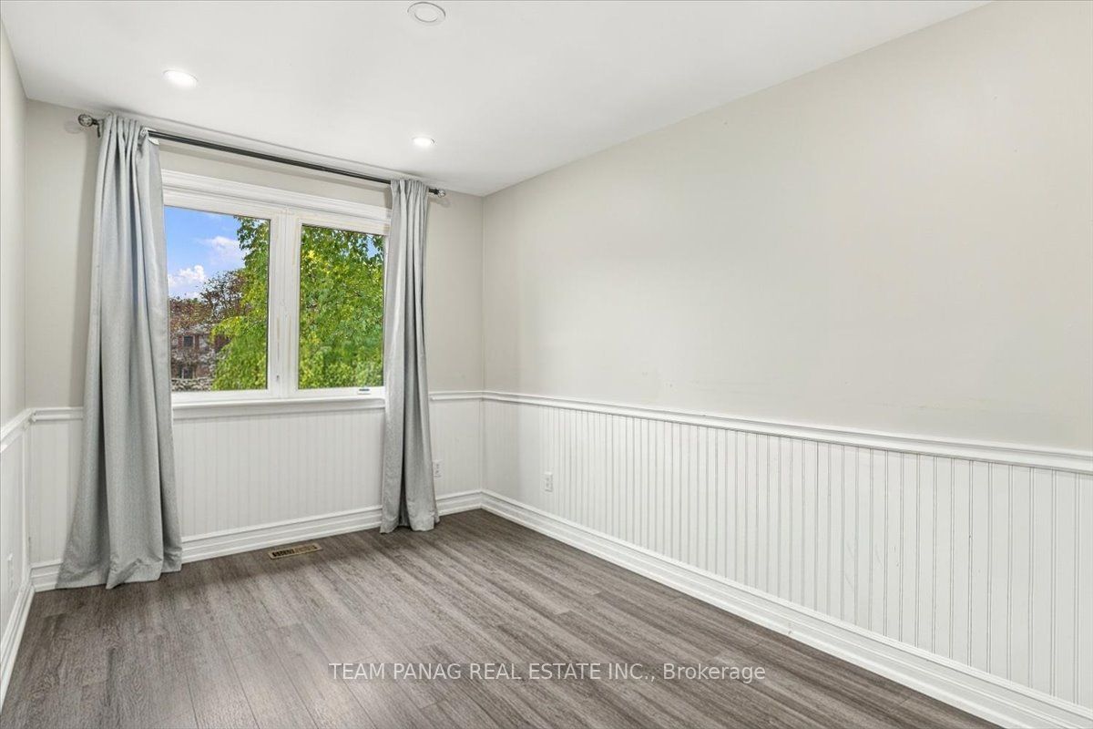 16 Groveland Court Property Photo 17
