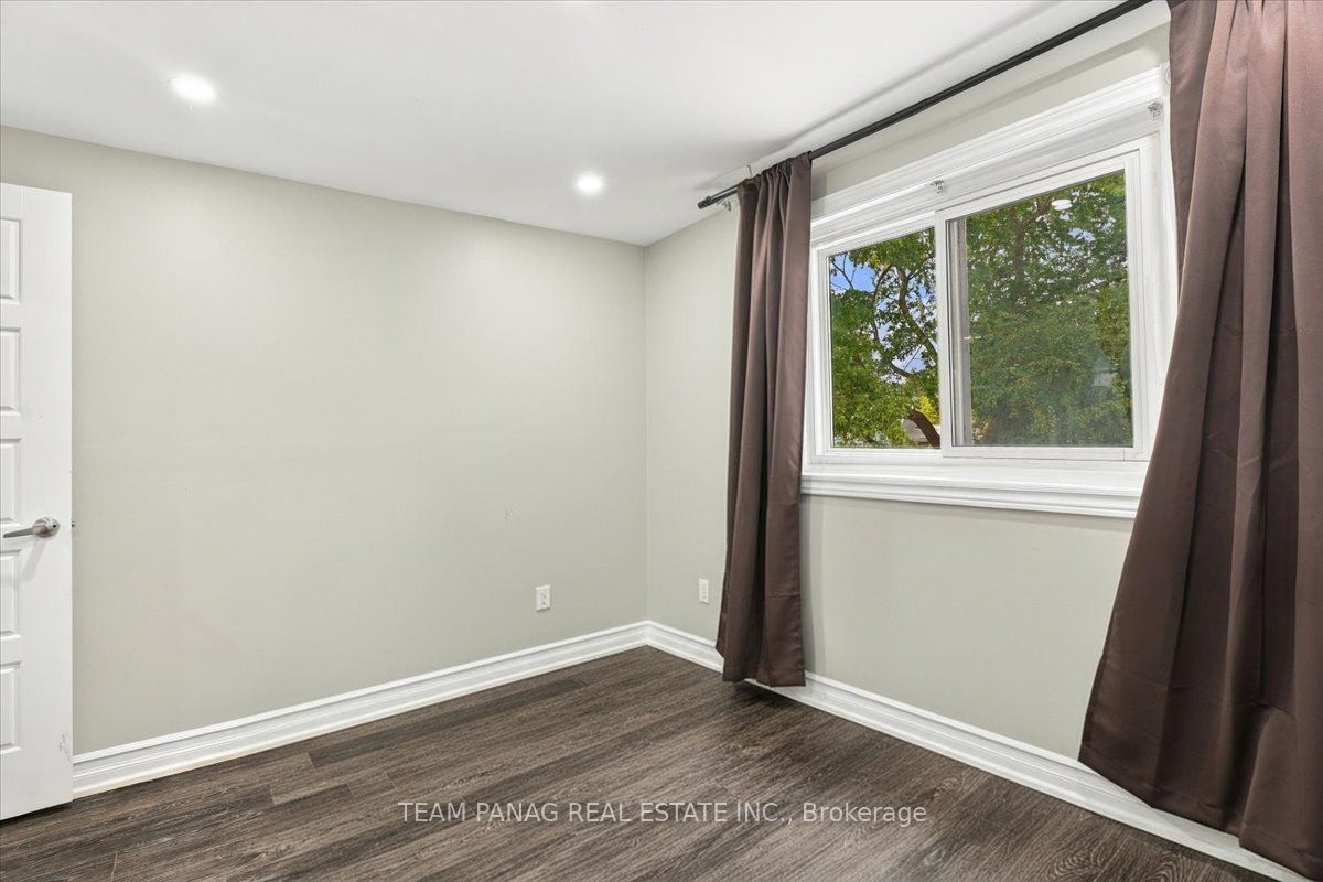 16 Groveland Court Property Photo 25