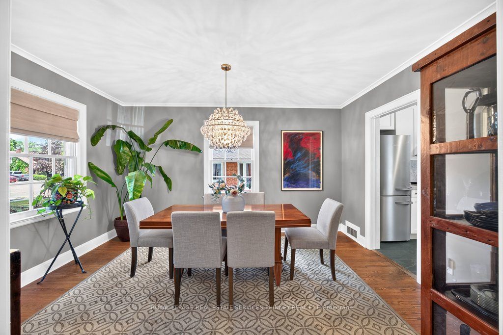 3947 Bloor Street W Property Photo 12