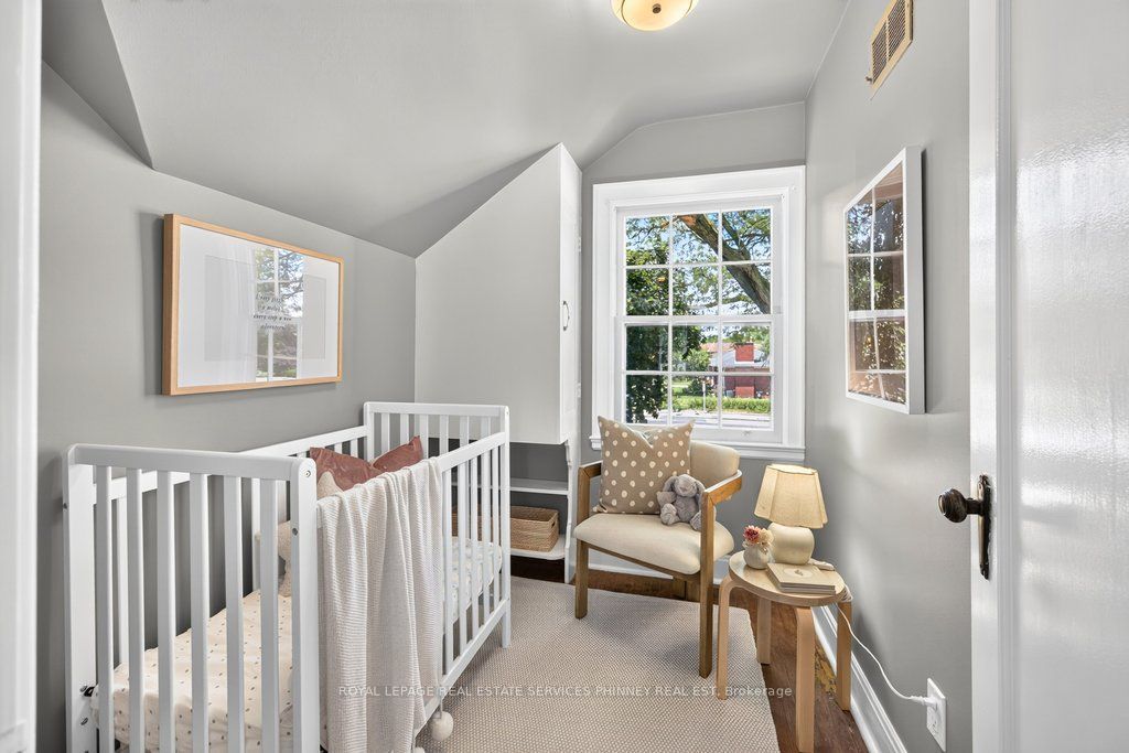 3947 Bloor Street W Property Photo 18