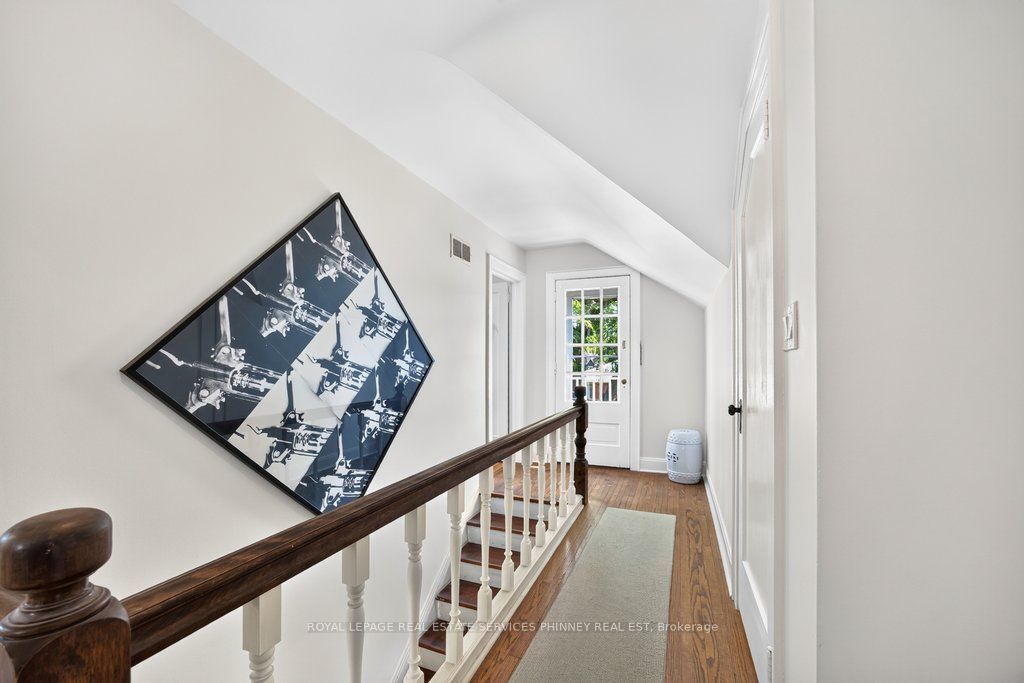 3947 Bloor Street W Property Photo 22