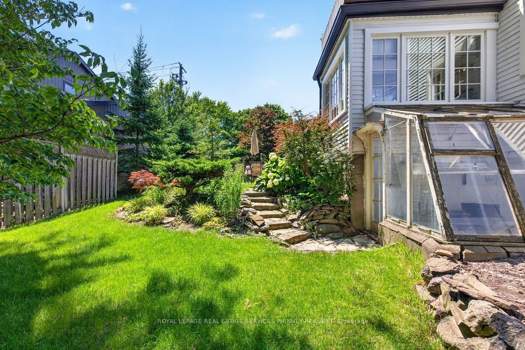 3947 Bloor Street W Property Photo 29