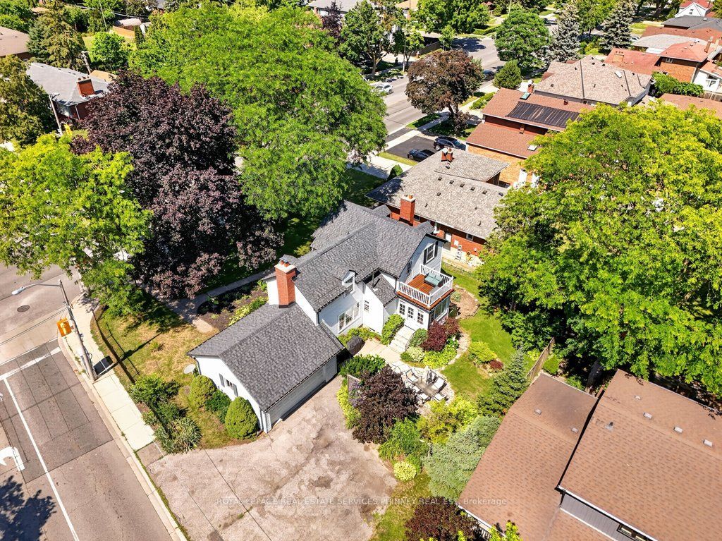 3947 Bloor Street W Property Photo 31