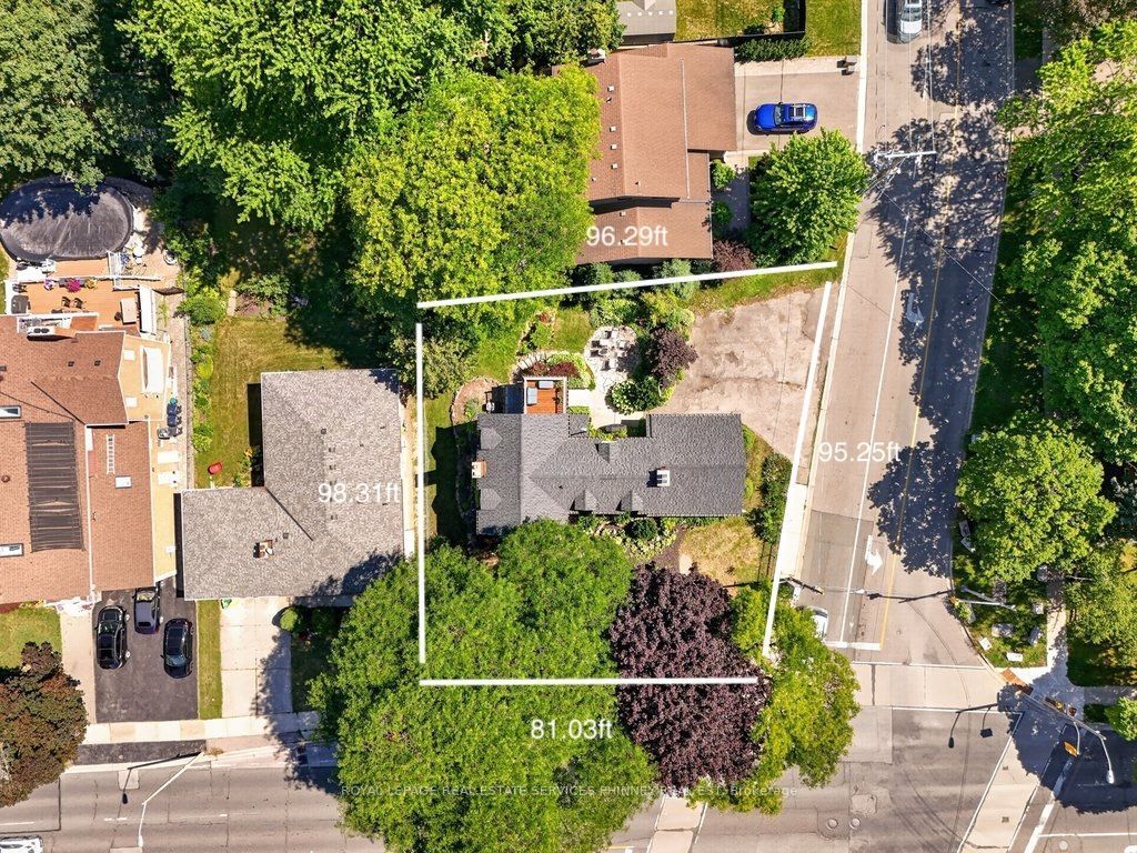 3947 Bloor Street W Property Photo 33