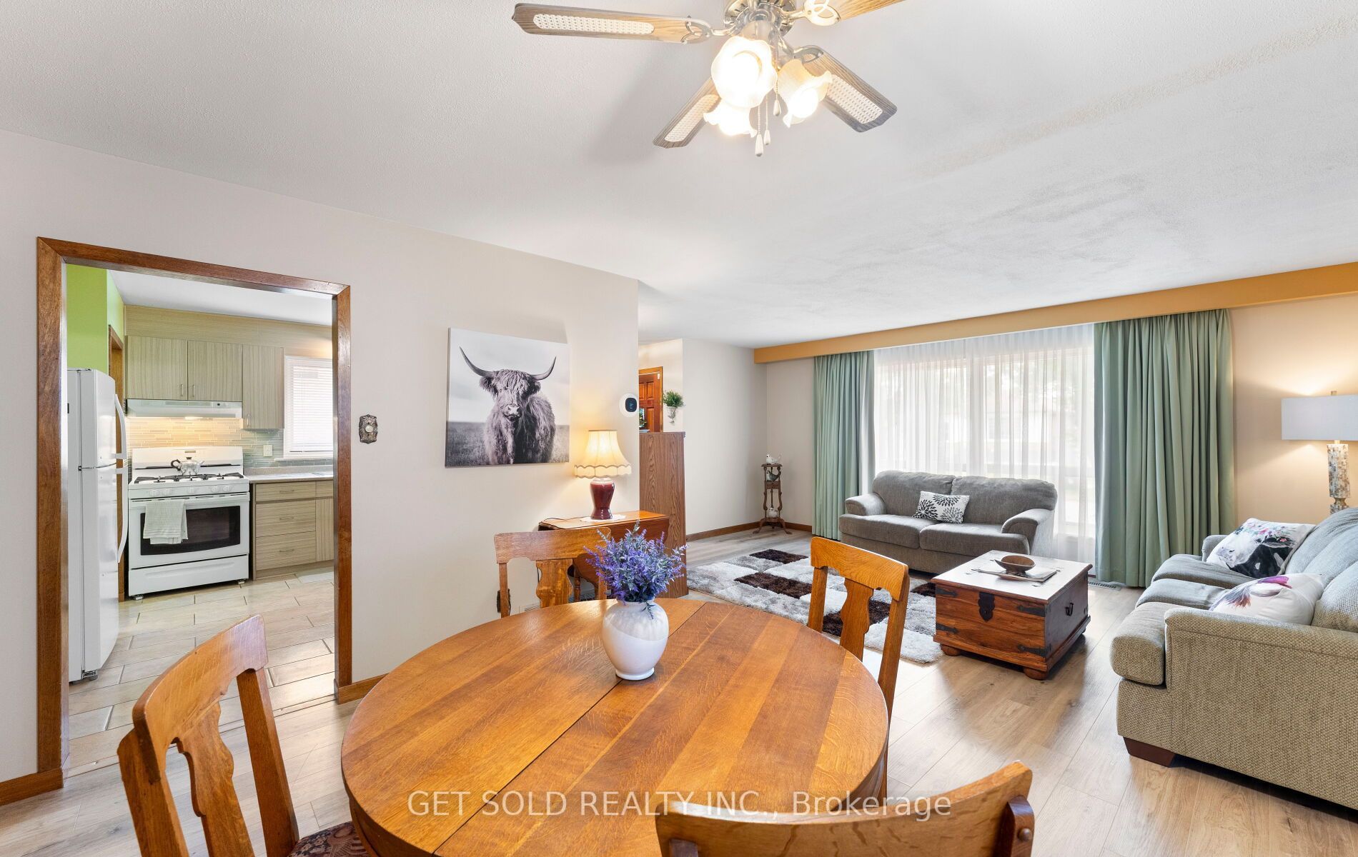 22 Almayo Crescent Property Photo 9