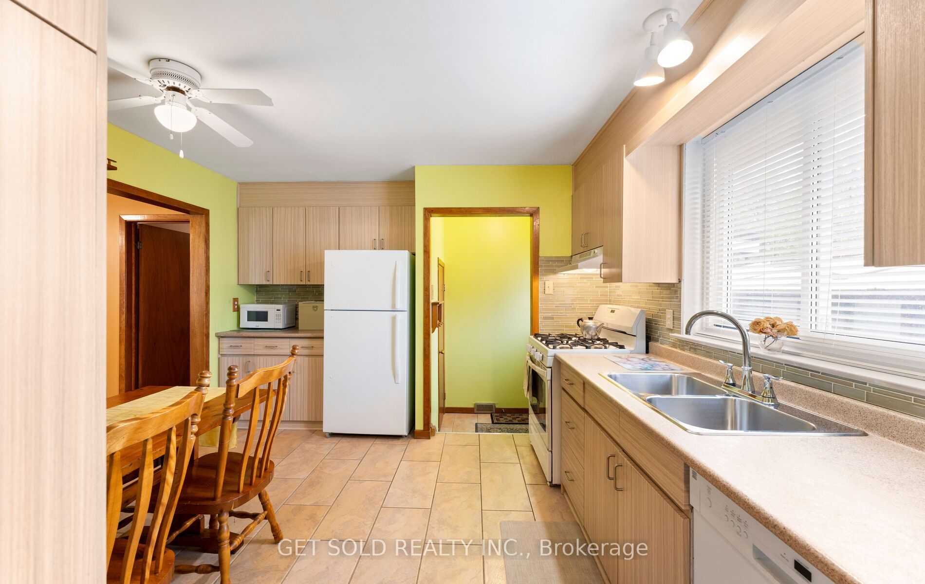 22 Almayo Crescent Property Photo 12