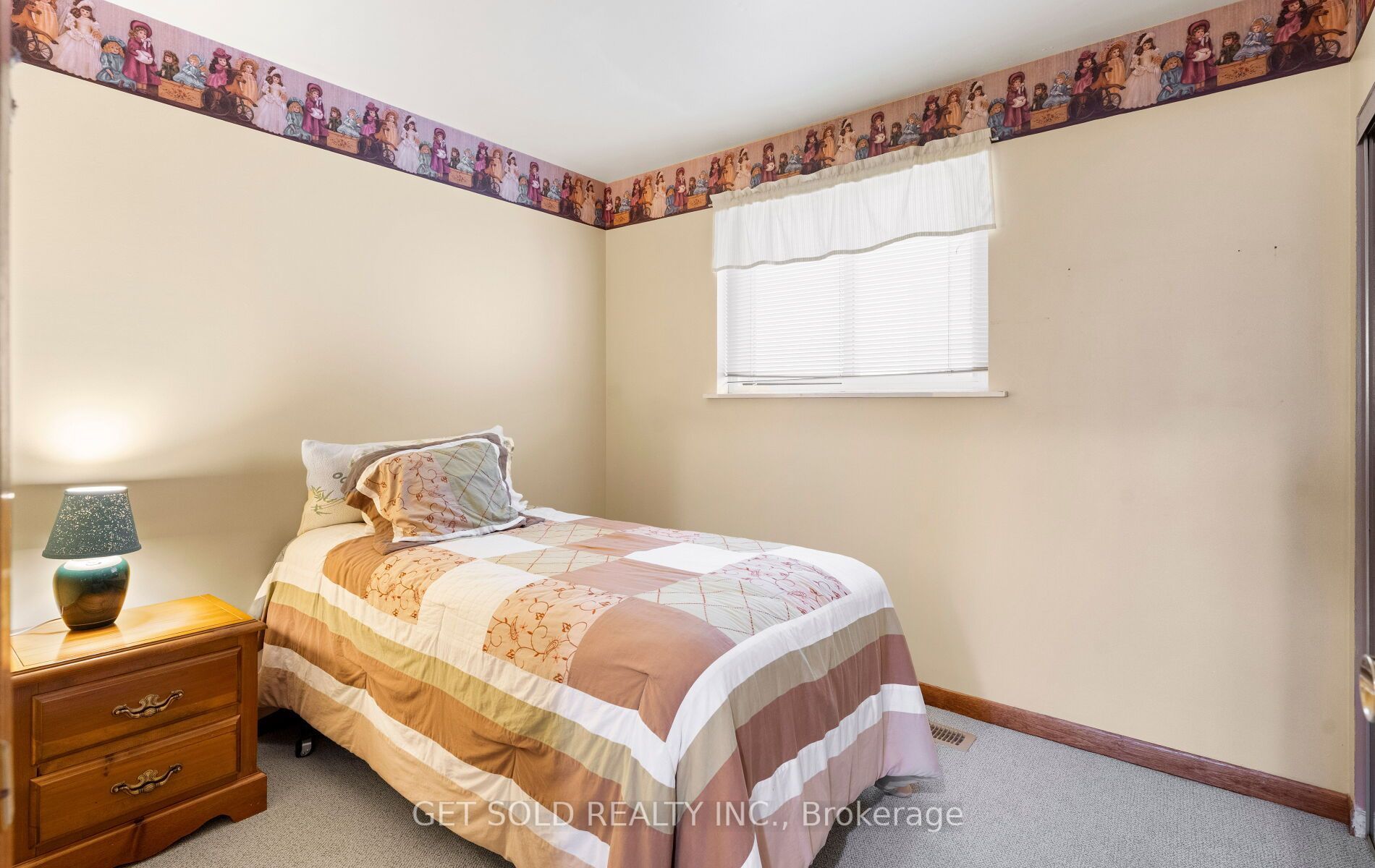 22 Almayo Crescent Property Photo 24