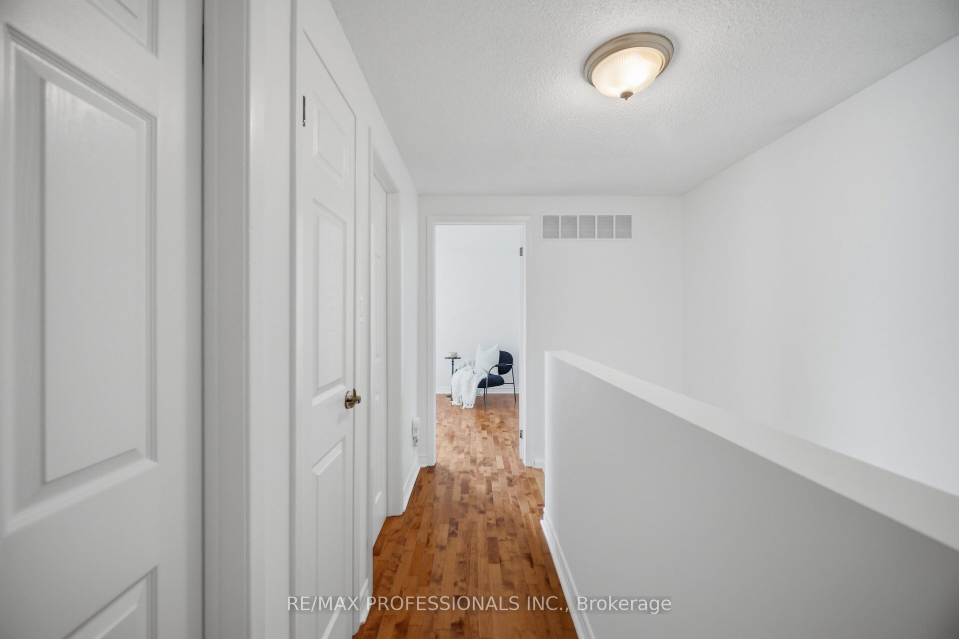 6081 Fullerton Crescent Property Photo 23