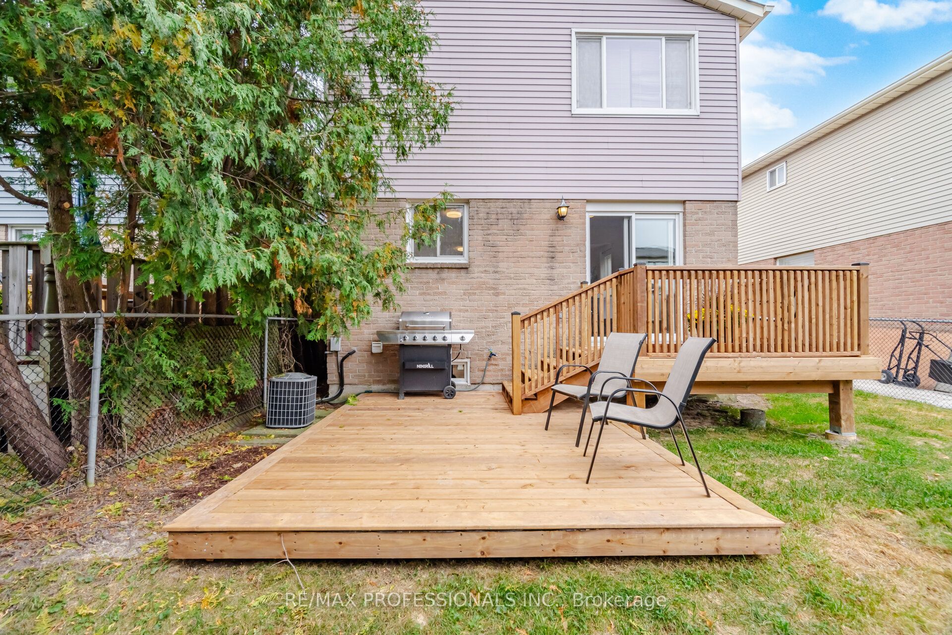 6081 Fullerton Crescent Property Photo 42