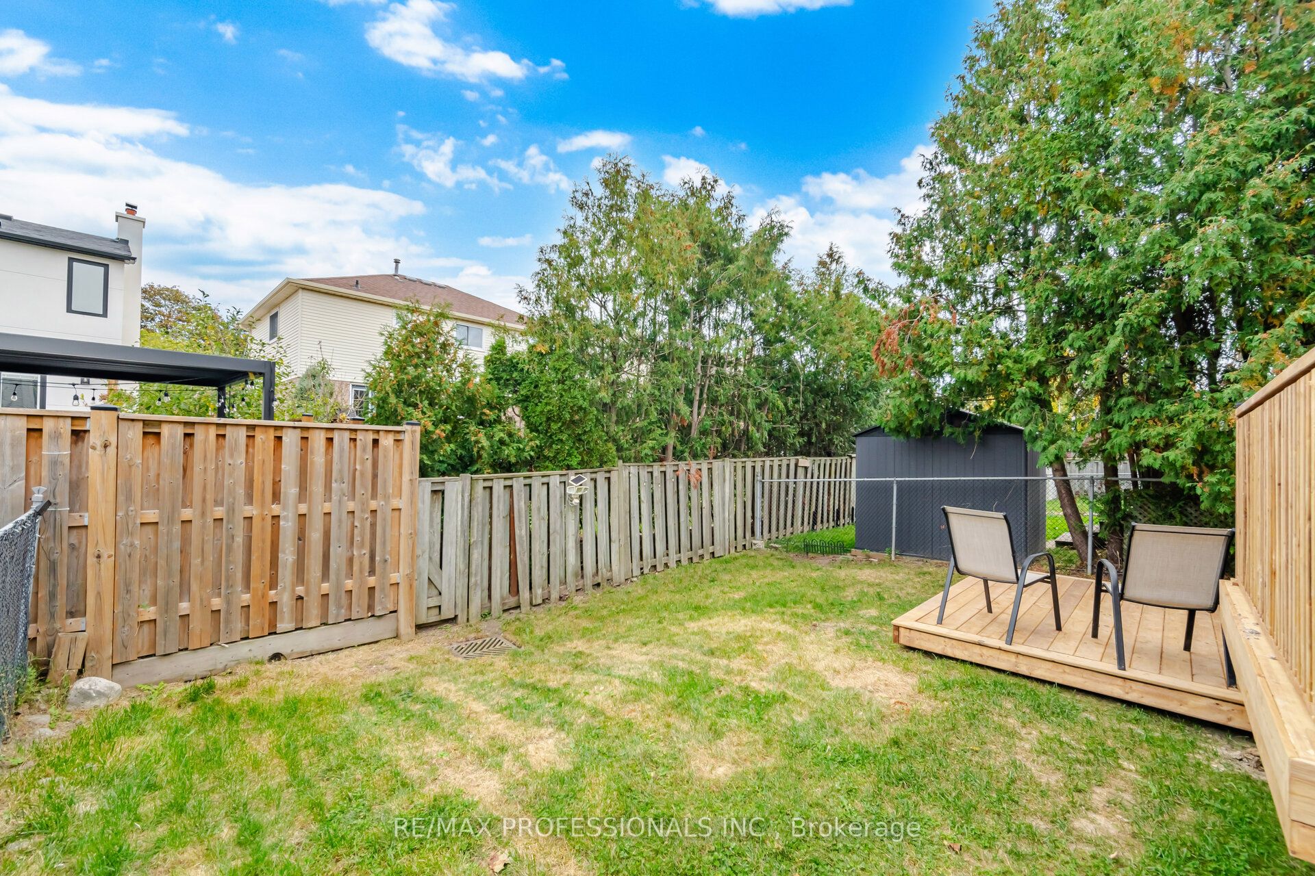 6081 Fullerton Crescent Property Photo 43