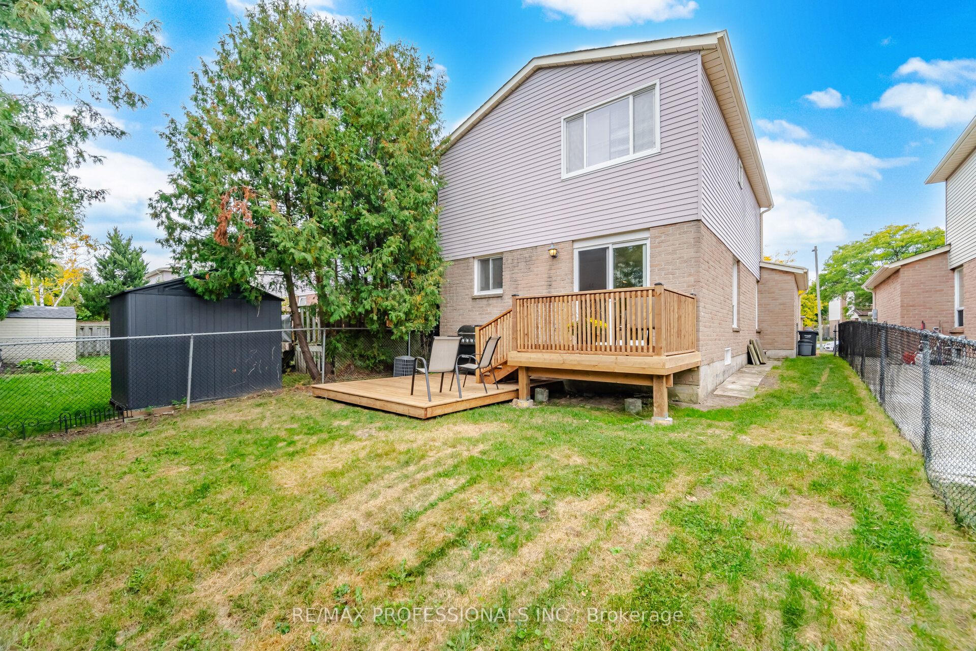 6081 Fullerton Crescent Property Photo 44