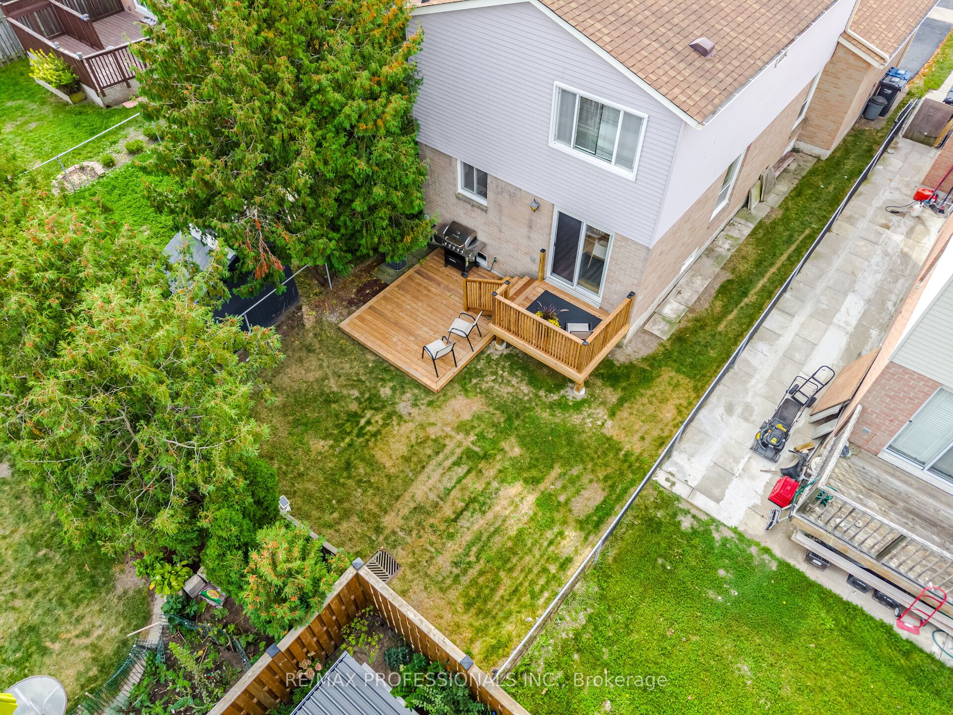 6081 Fullerton Crescent Property Photo 46