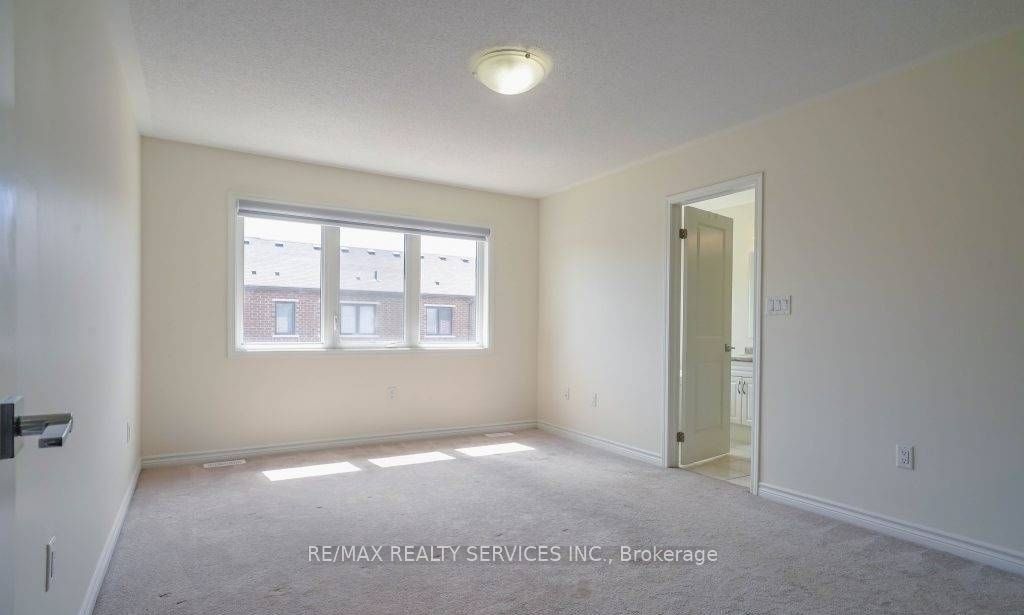 4 Divers Road Property Photo 20