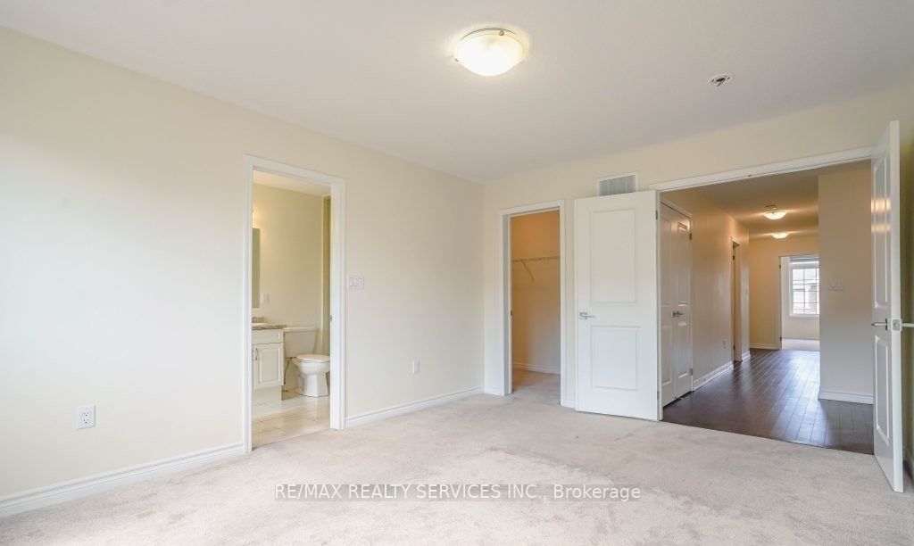 4 Divers Road Property Photo 22