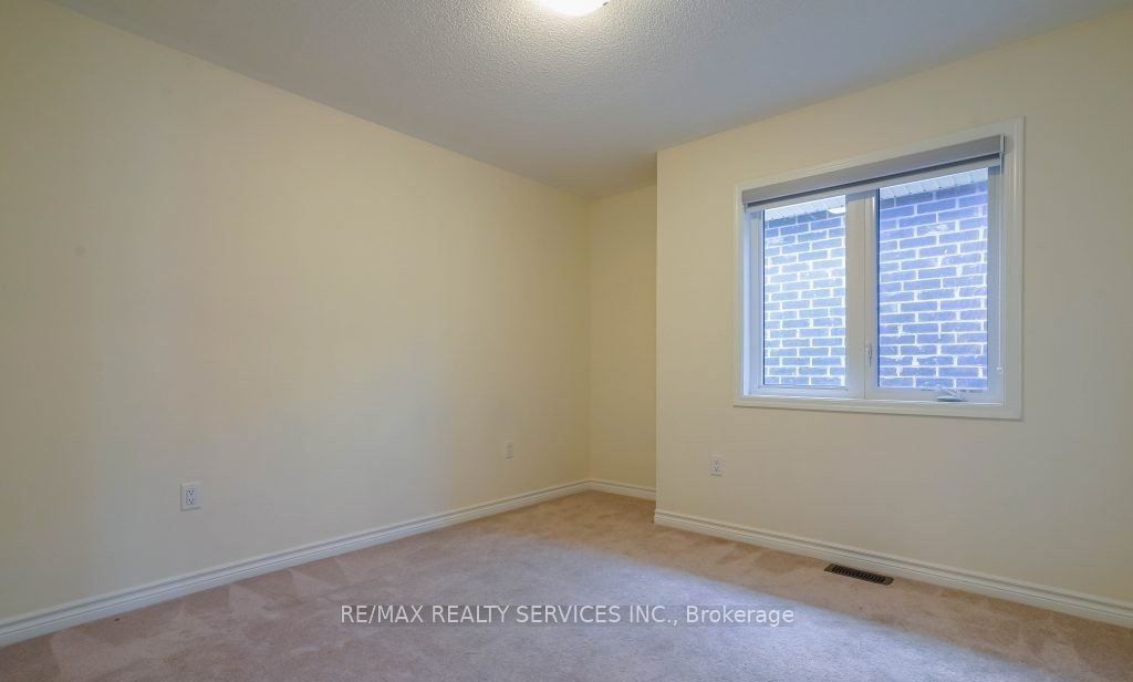 4 Divers Road Property Photo 26