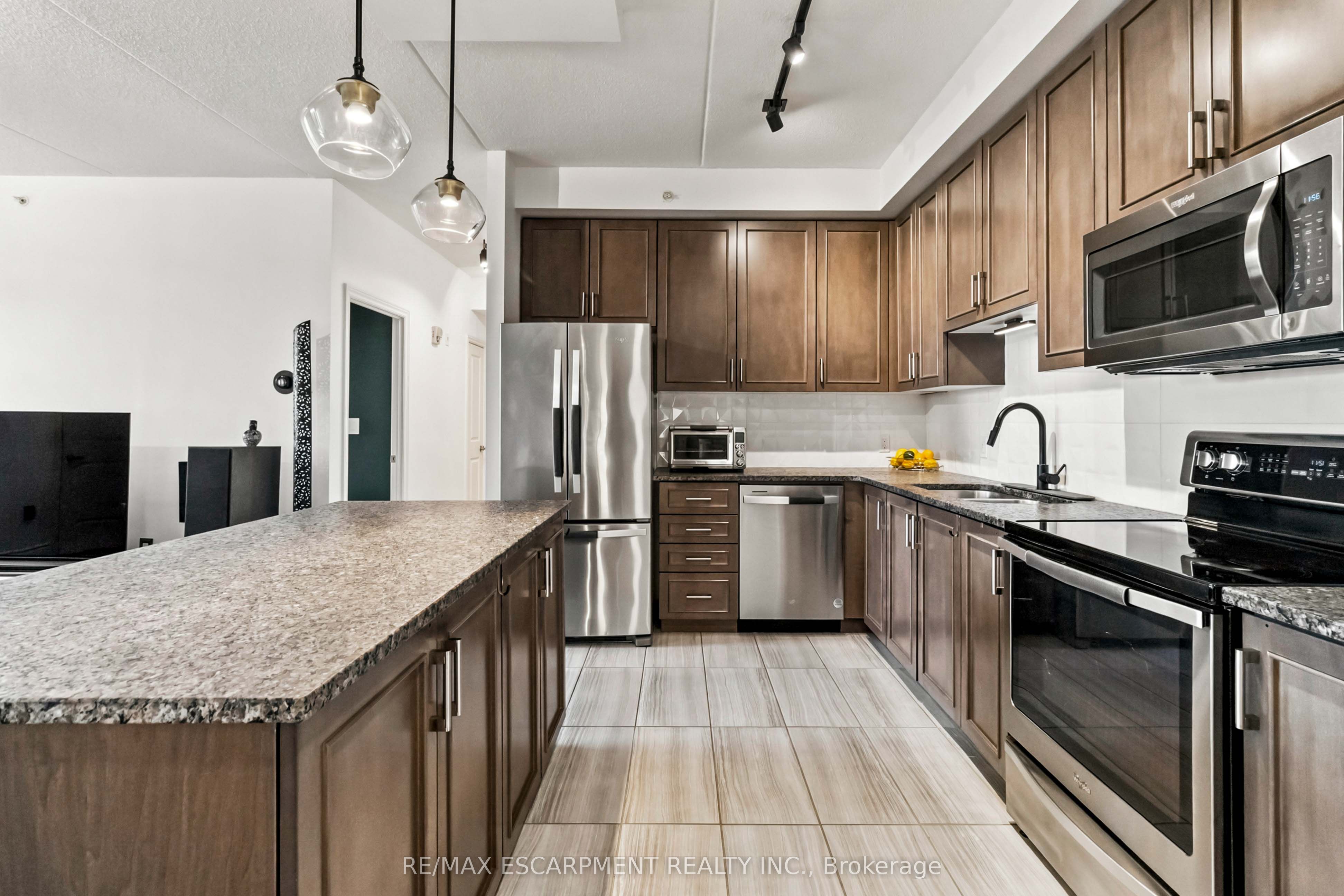 630 Sauve Street 113 Property Photo 15