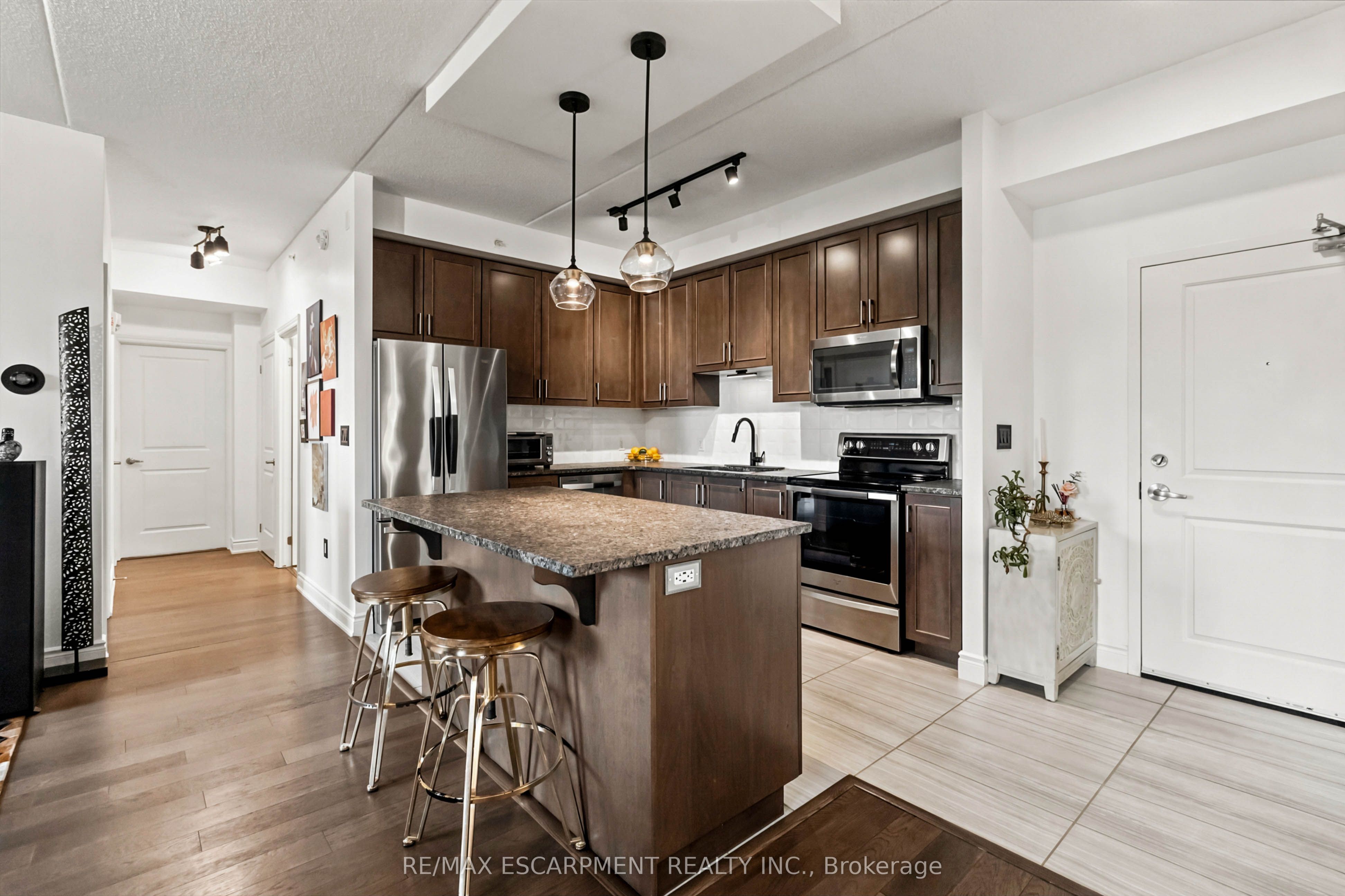 630 Sauve Street 113 Property Photo 16