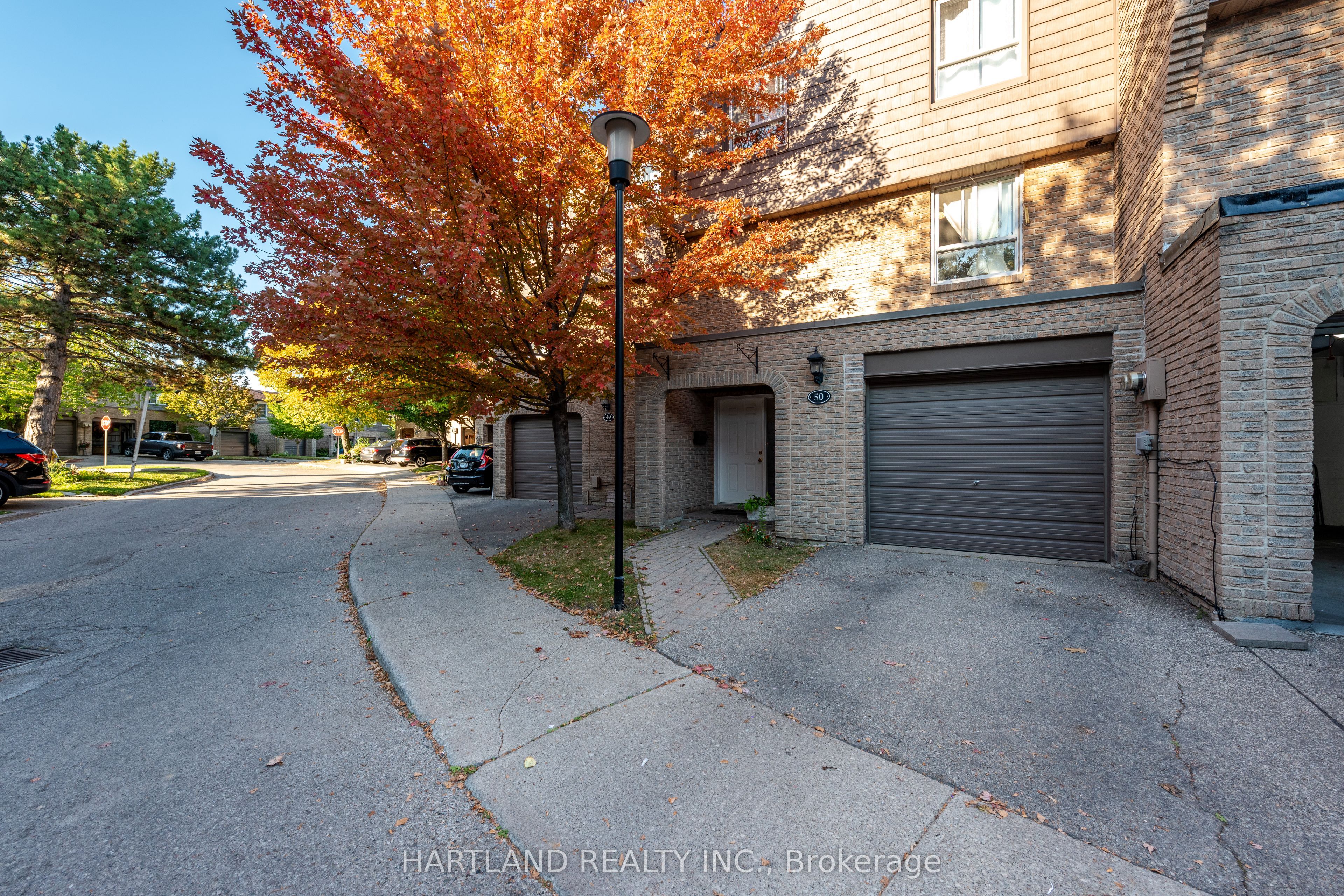 405 Hyacinthe Boulevard 50 Property Photo 3