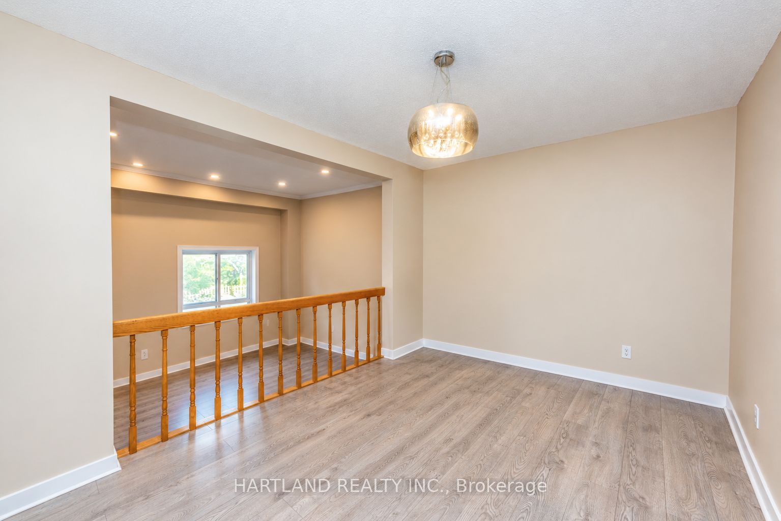 405 Hyacinthe Boulevard 50 Property Photo 12