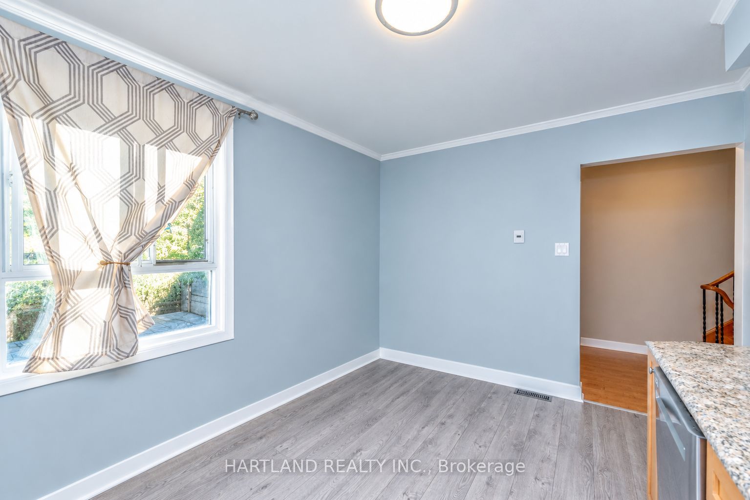 405 Hyacinthe Boulevard 50 Property Photo 21