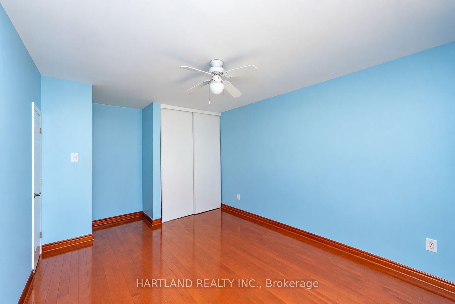 405 Hyacinthe Boulevard 50 Property Photo 23