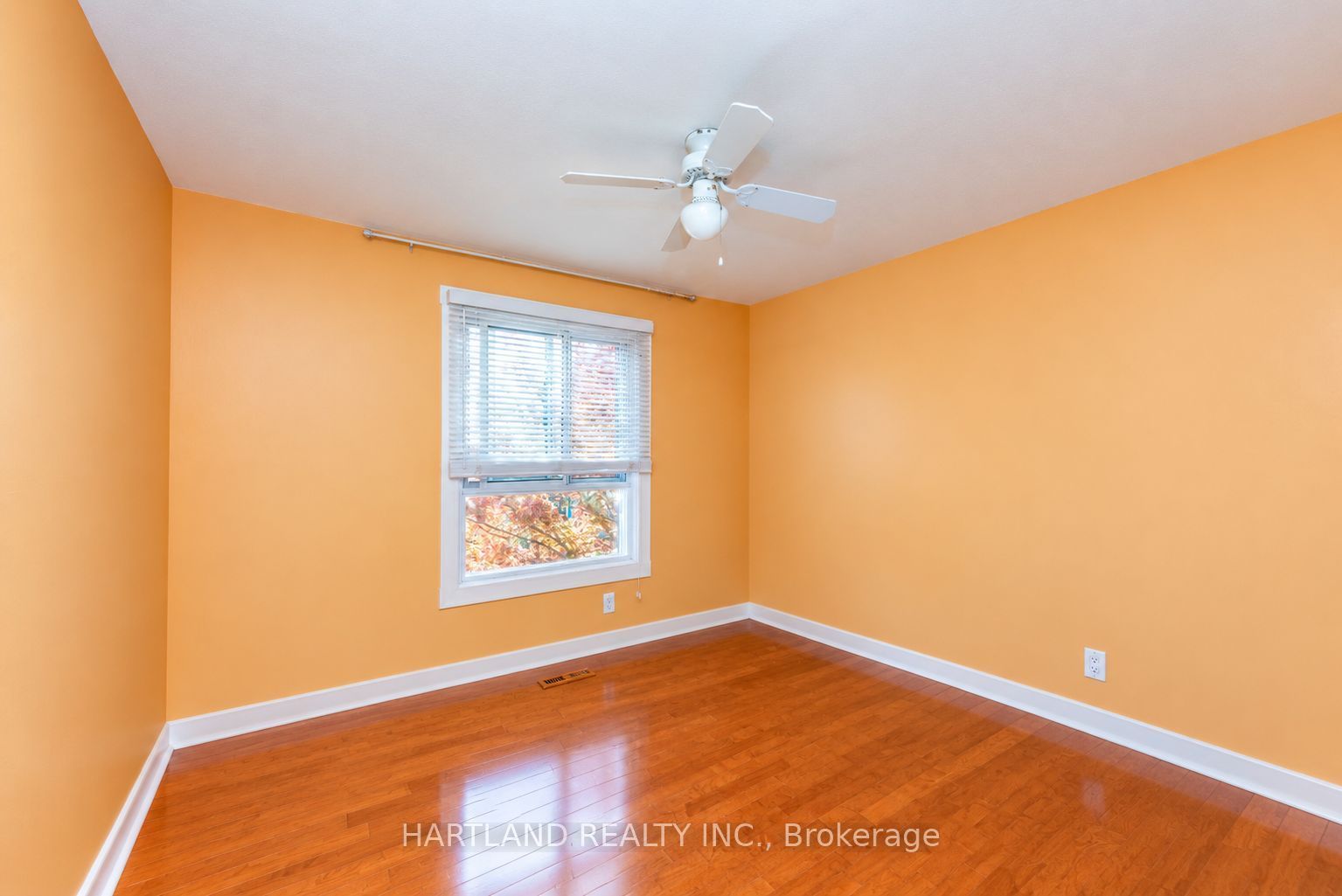 405 Hyacinthe Boulevard 50 Property Photo 24