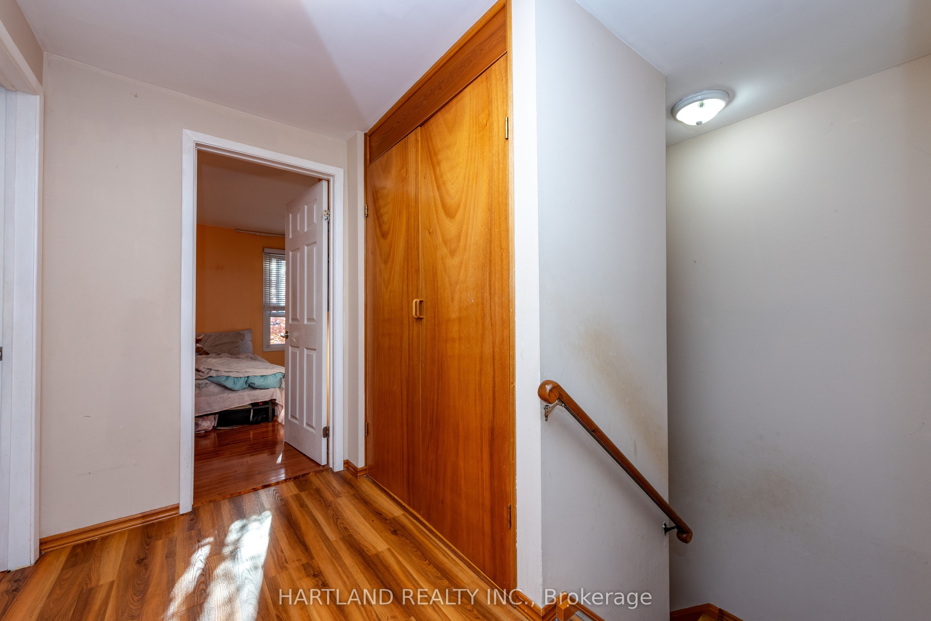 405 Hyacinthe Boulevard 50 Property Photo 26