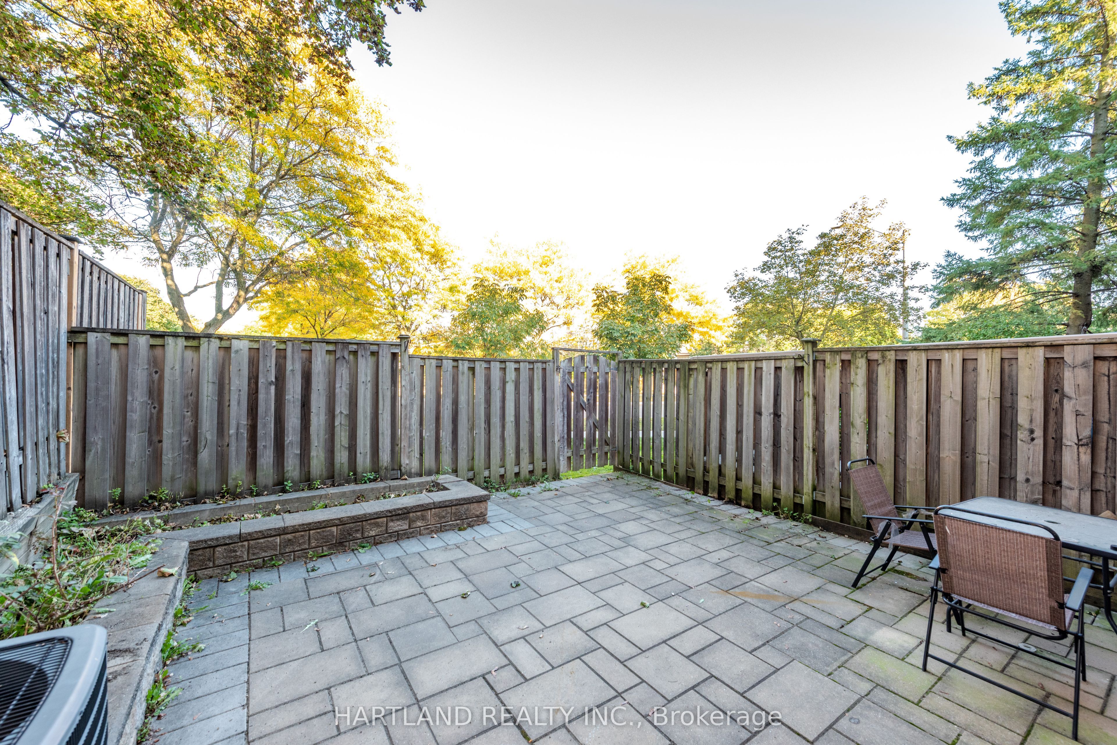 405 Hyacinthe Boulevard 50 Property Photo 33