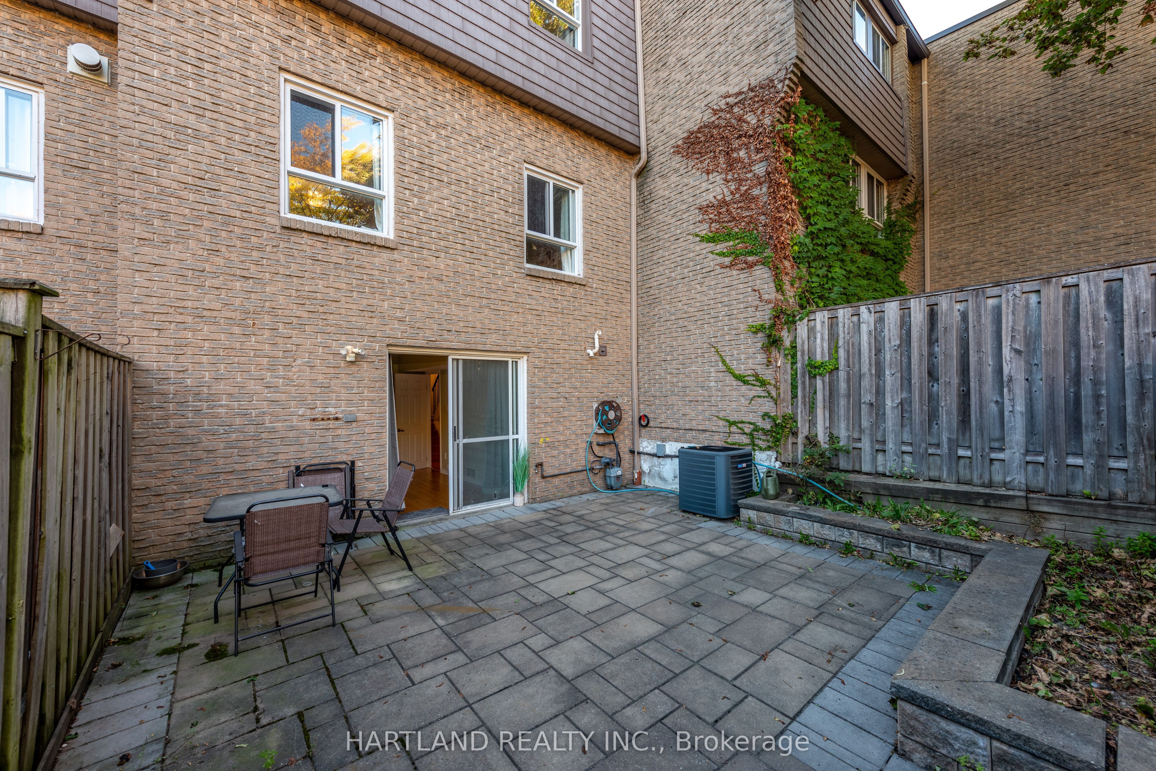 405 Hyacinthe Boulevard 50 Property Photo 34