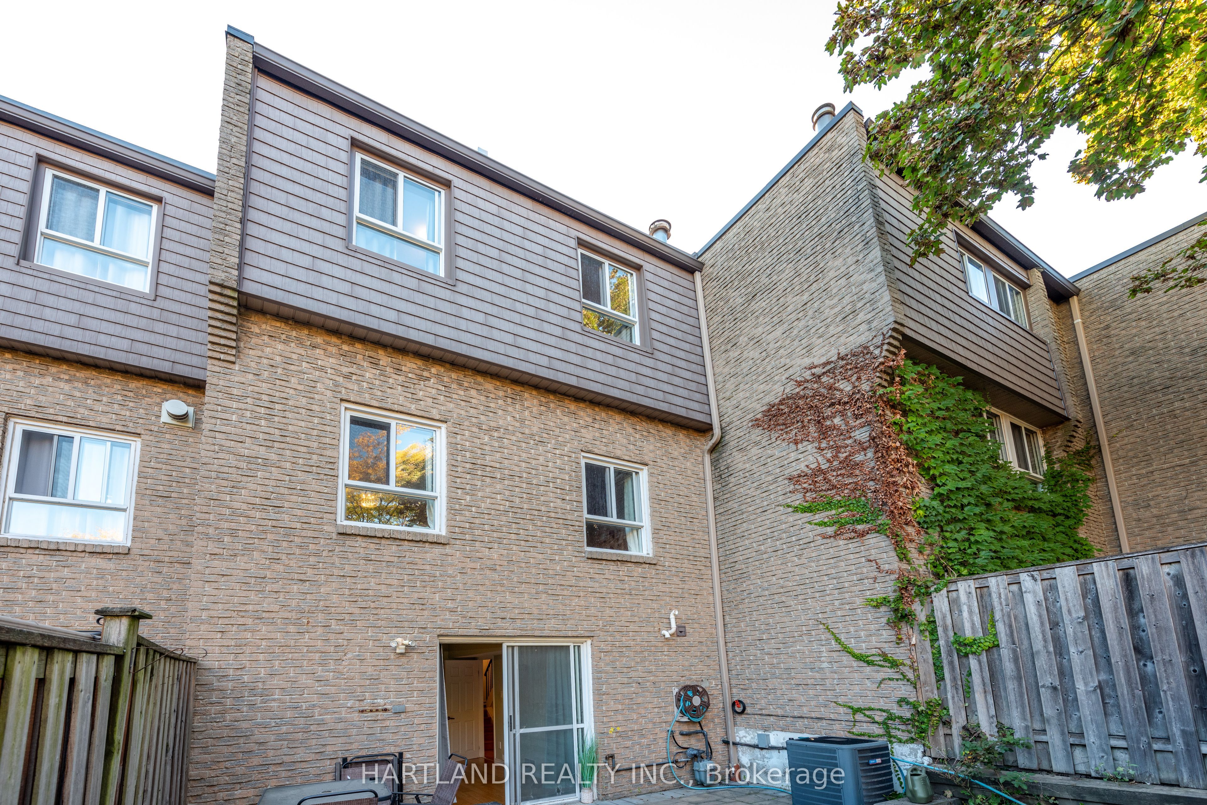 405 Hyacinthe Boulevard 50 Property Photo 35