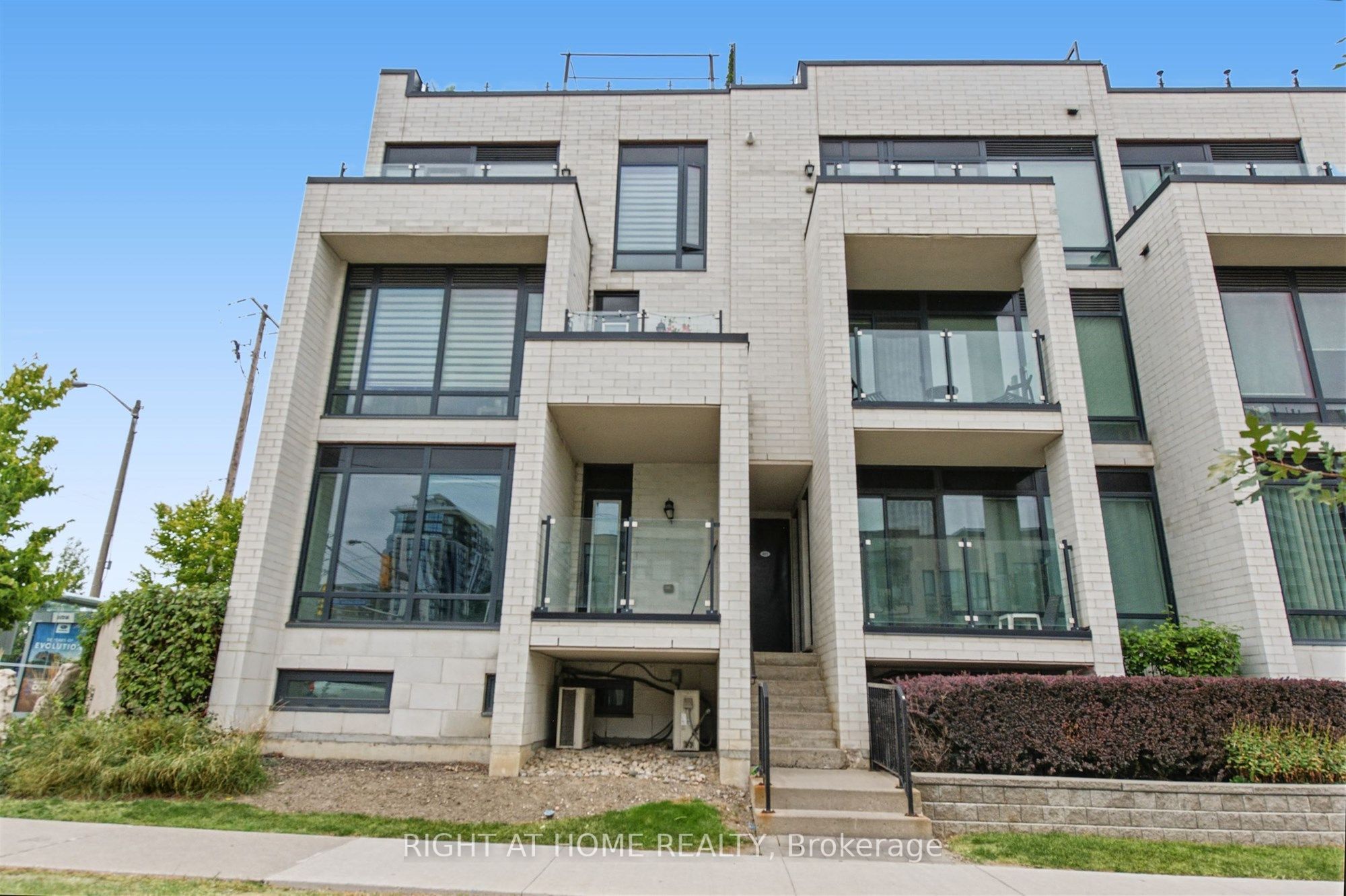 130 Widdicombe Hill Boulevard 416 Property Photo 1