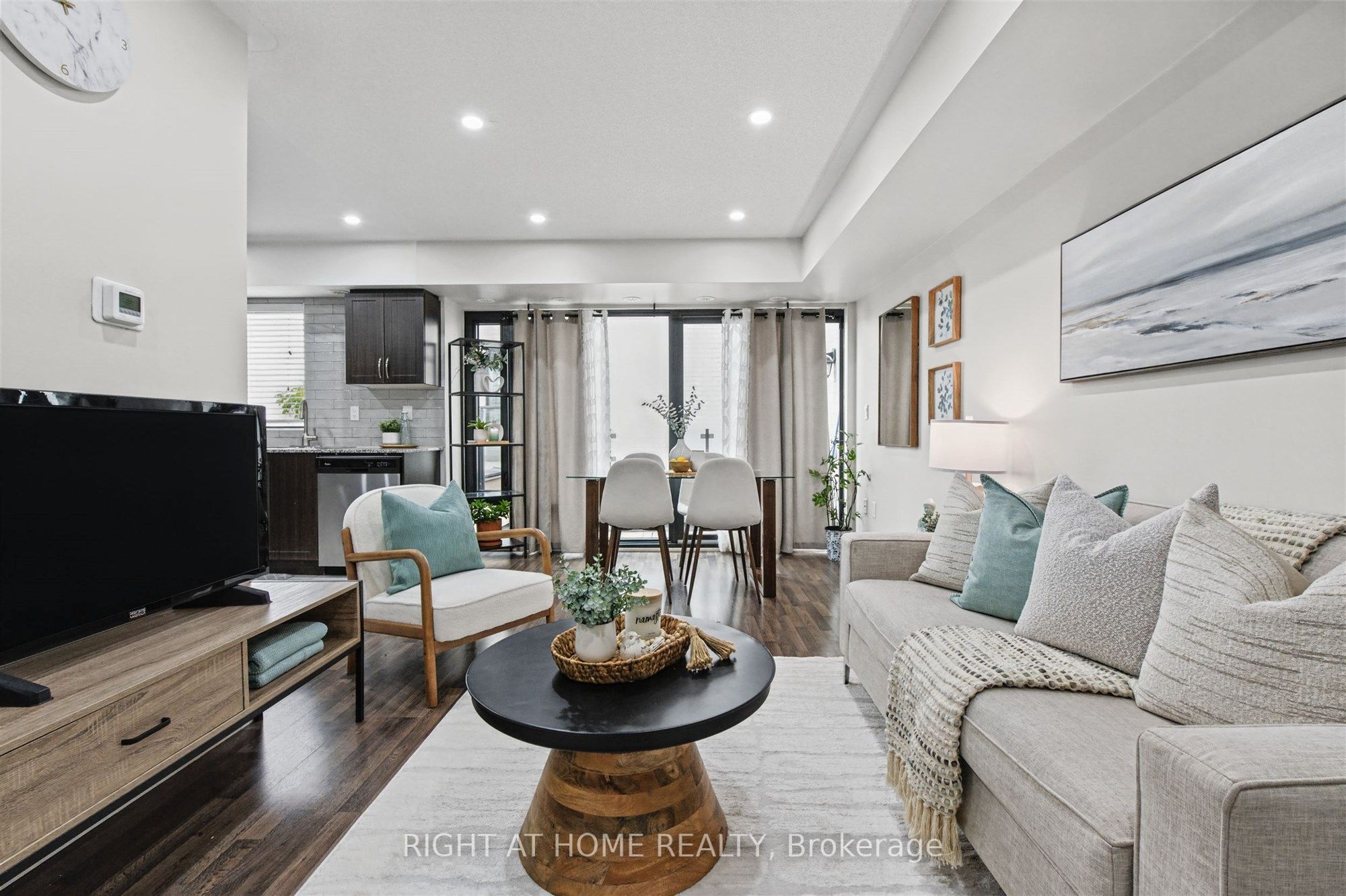 130 Widdicombe Hill Boulevard 416 Property Photo 6