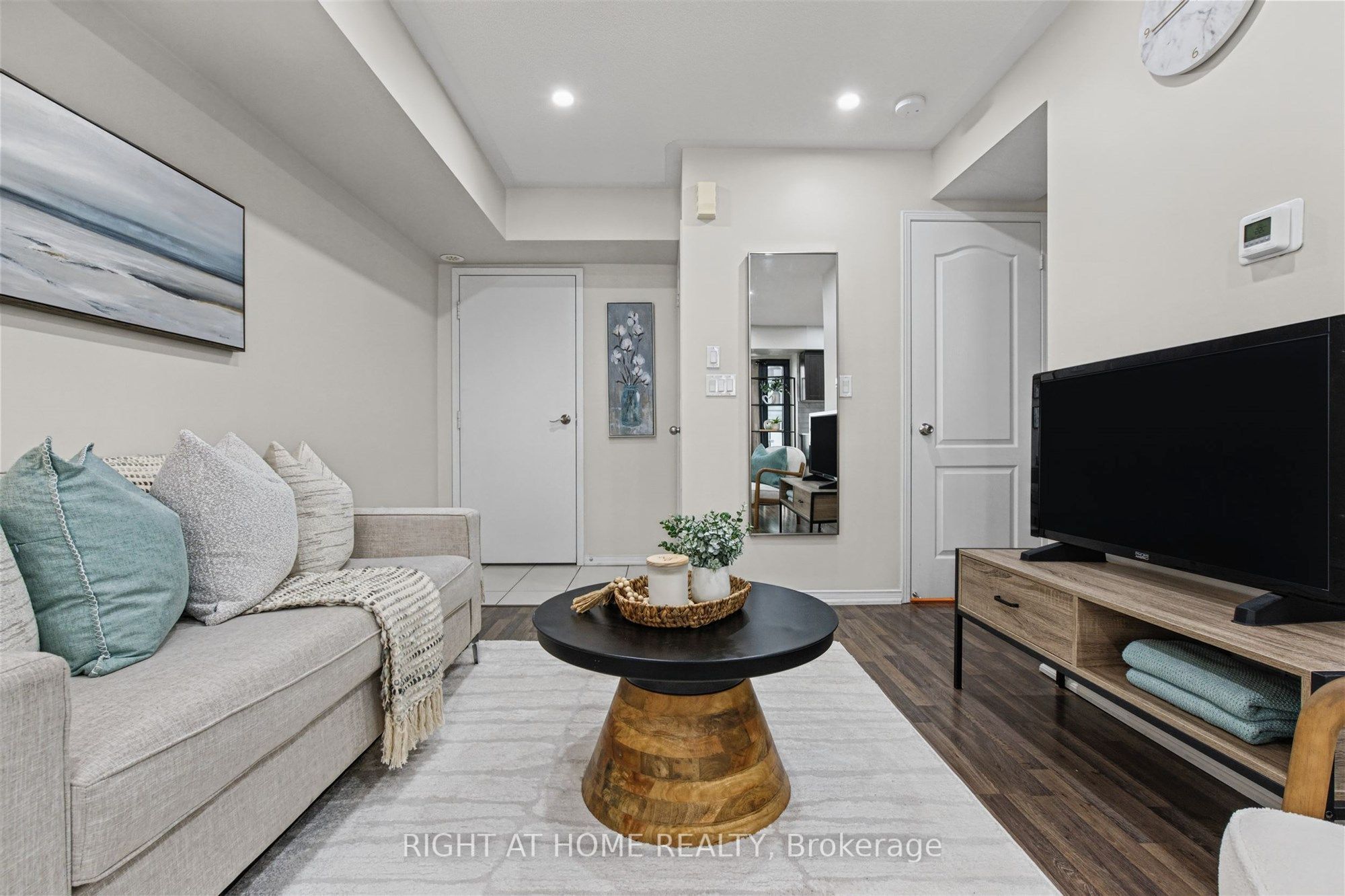 130 Widdicombe Hill Boulevard 416 Property Photo 8