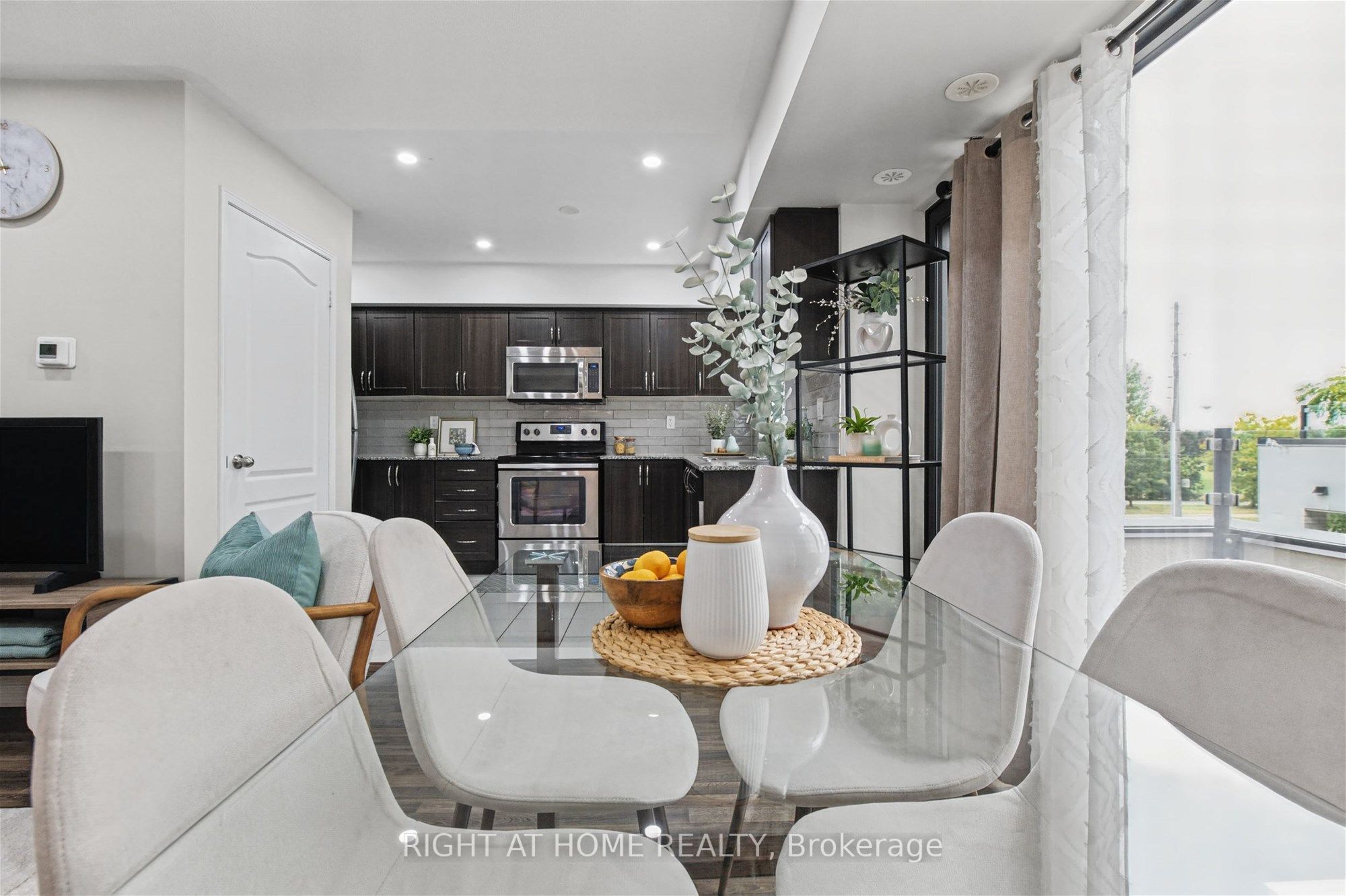 130 Widdicombe Hill Boulevard 416 Property Photo 13
