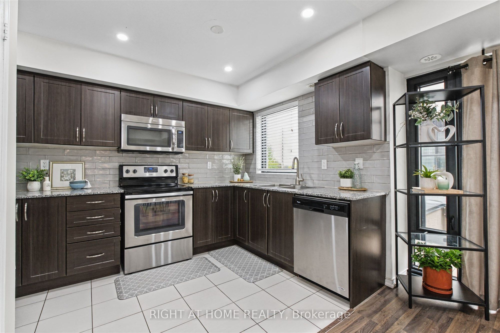 130 Widdicombe Hill Boulevard 416 Property Photo 15