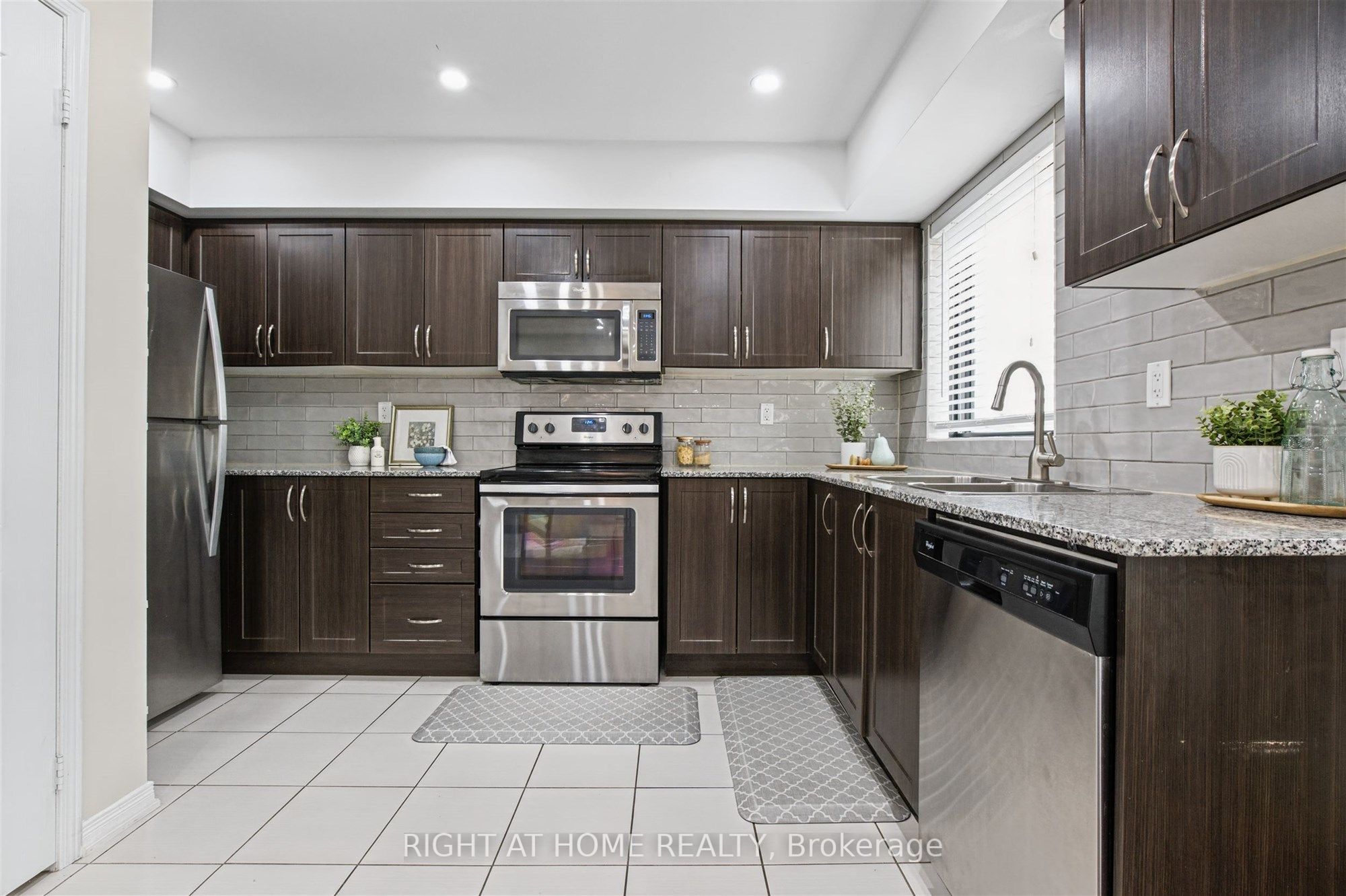 130 Widdicombe Hill Boulevard 416 Property Photo 16