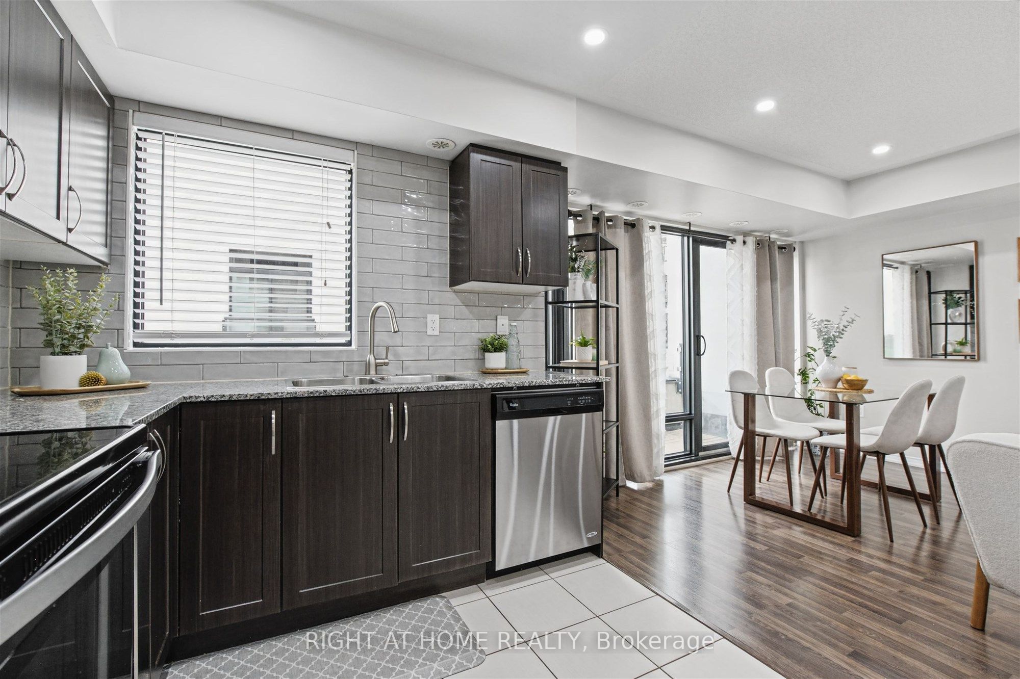 130 Widdicombe Hill Boulevard 416 Property Photo 18