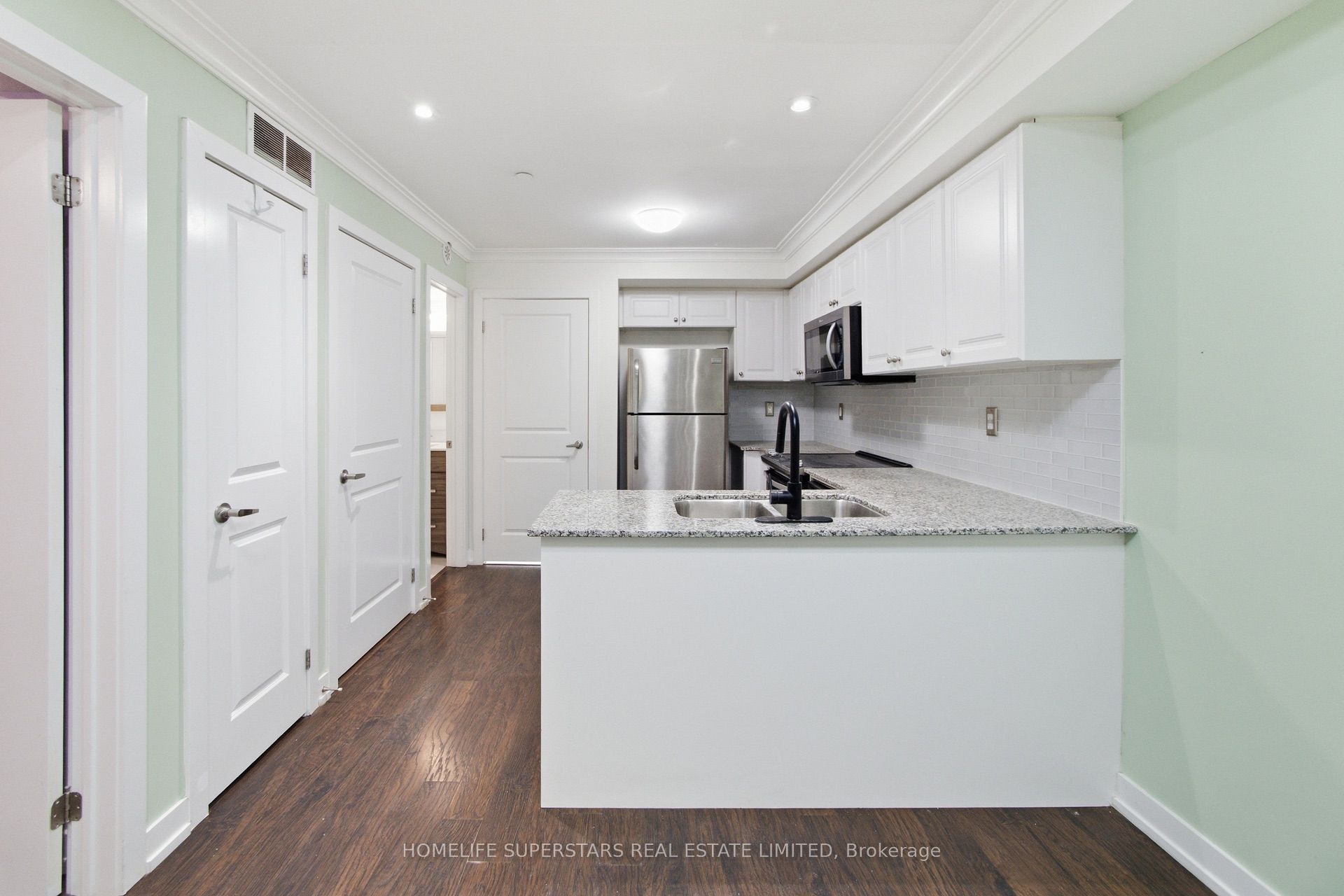8 Drummond Street 413 Property Photo 1