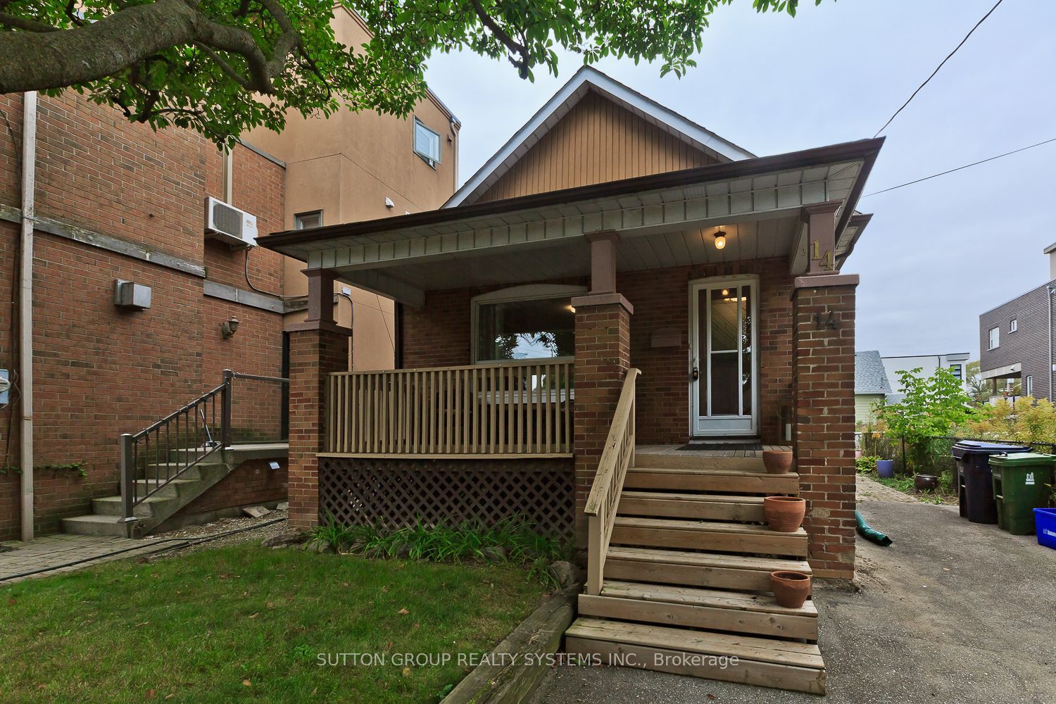 14 Lake Shore Drive Property Photo 1