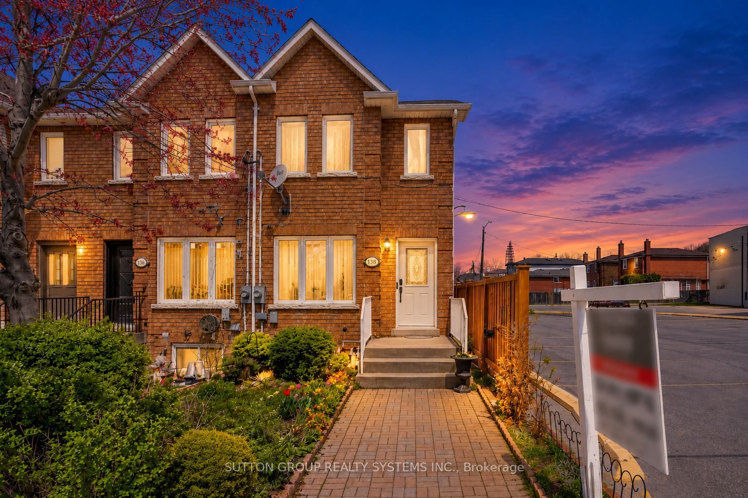 2138 Eglinton Avenue W