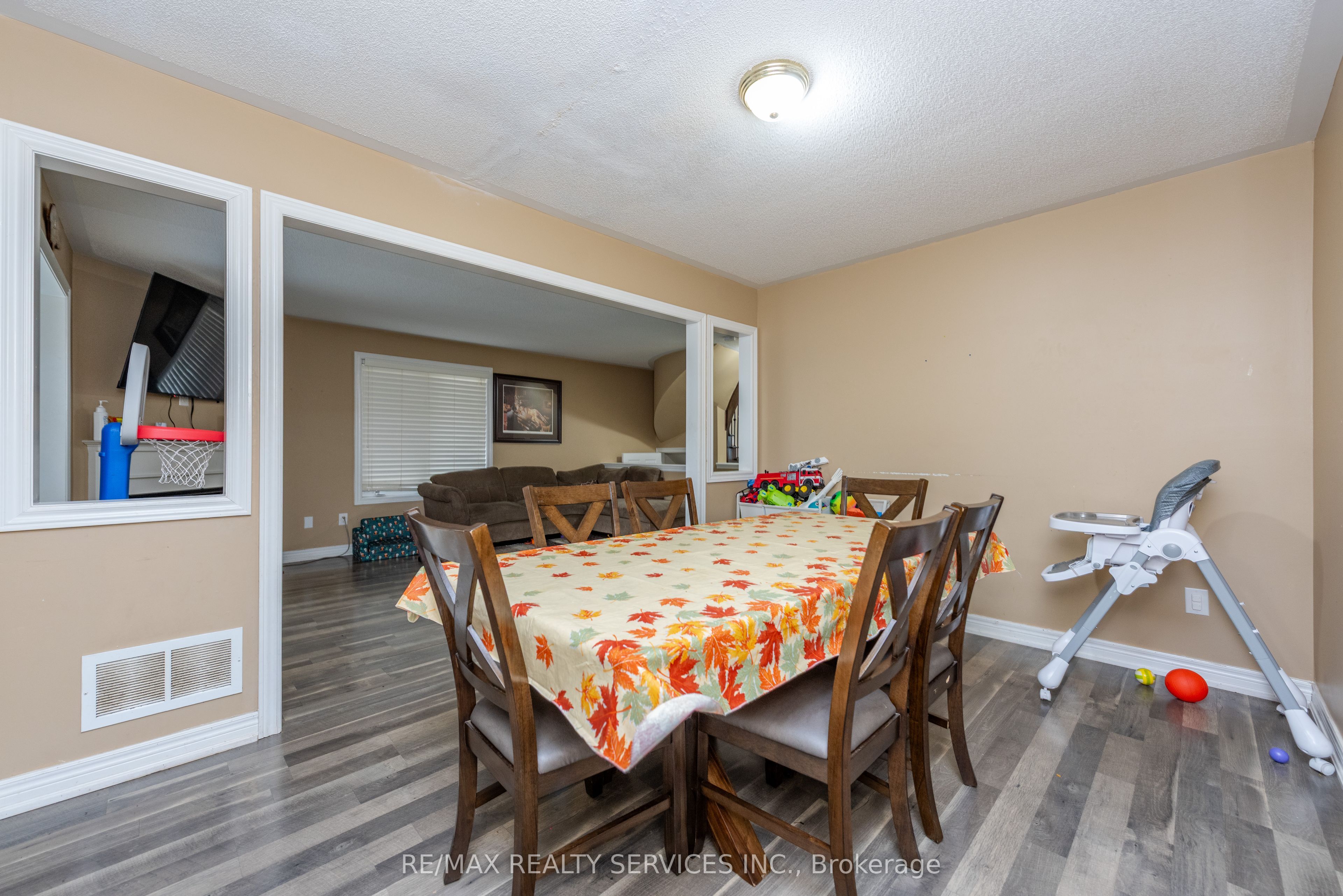59 Beachville Circle Property Photo 14