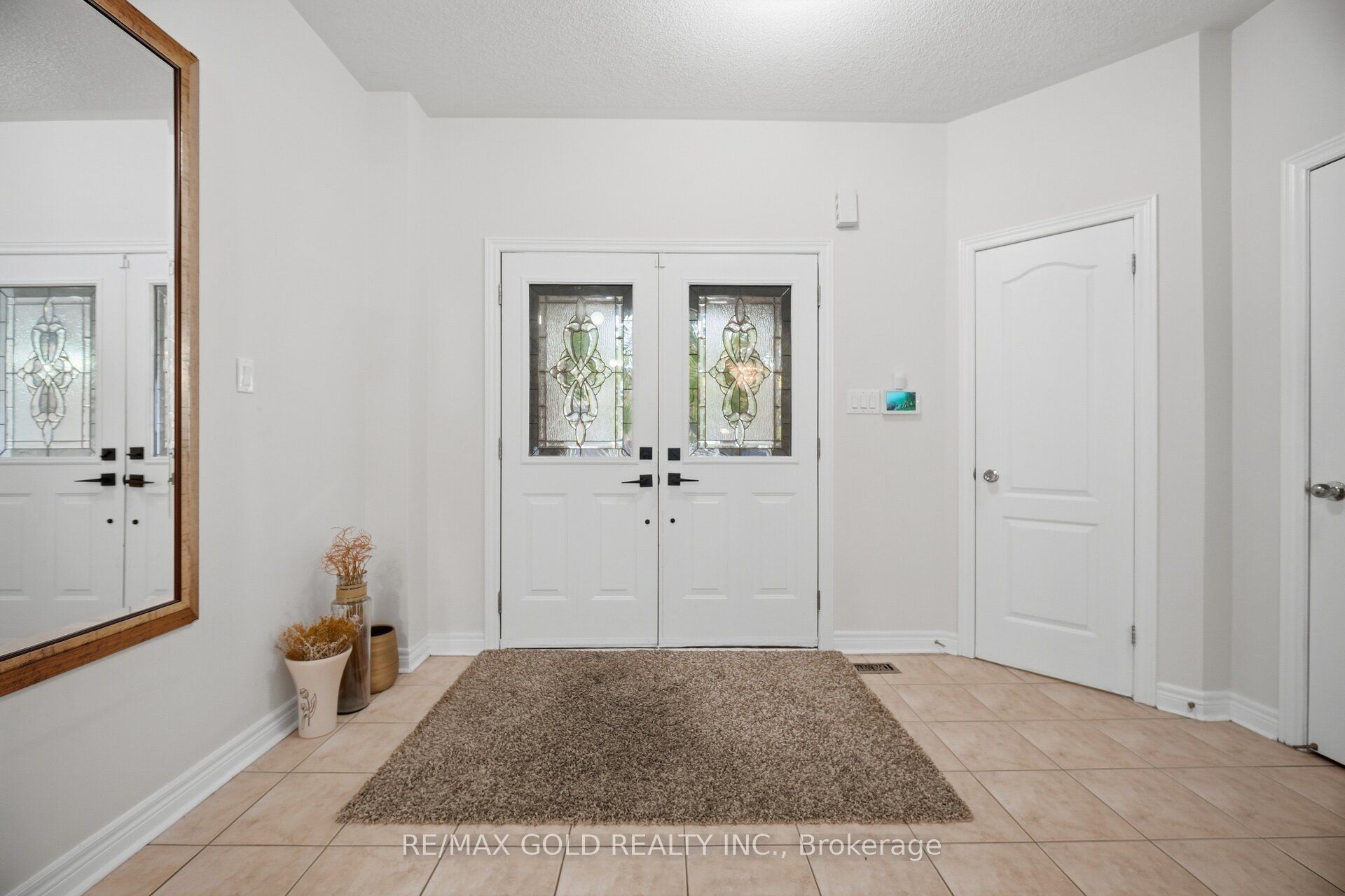10 Sir Jacobs Crescent Property Photo 3