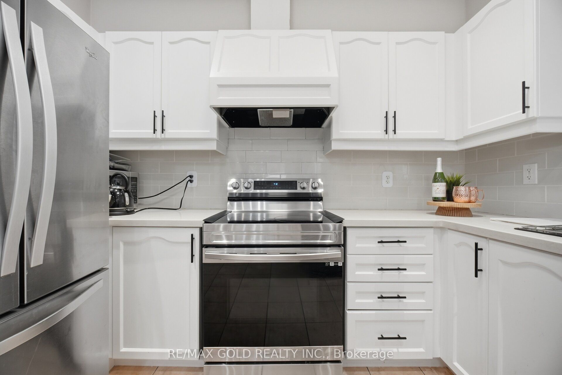 10 Sir Jacobs Crescent Property Photo 12